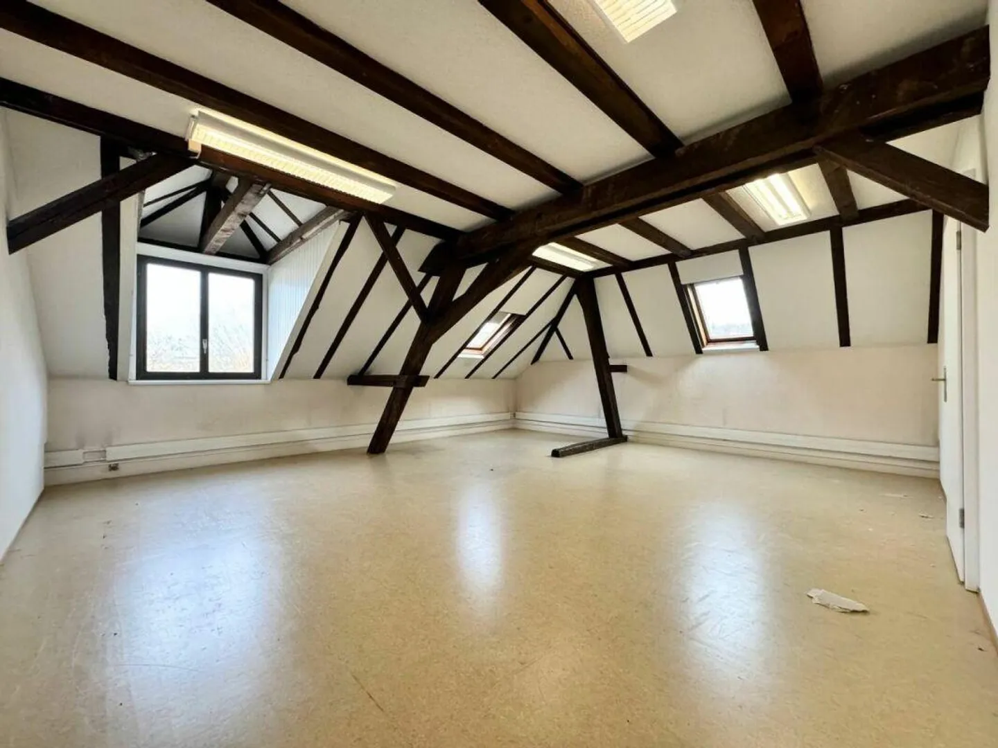 Assurez-vous maintenant un rendement de 6,1 % ! Immeuble résidentiel/commercial avec un potentiel d'investissement exceptionnel - Photo 8 sur 16