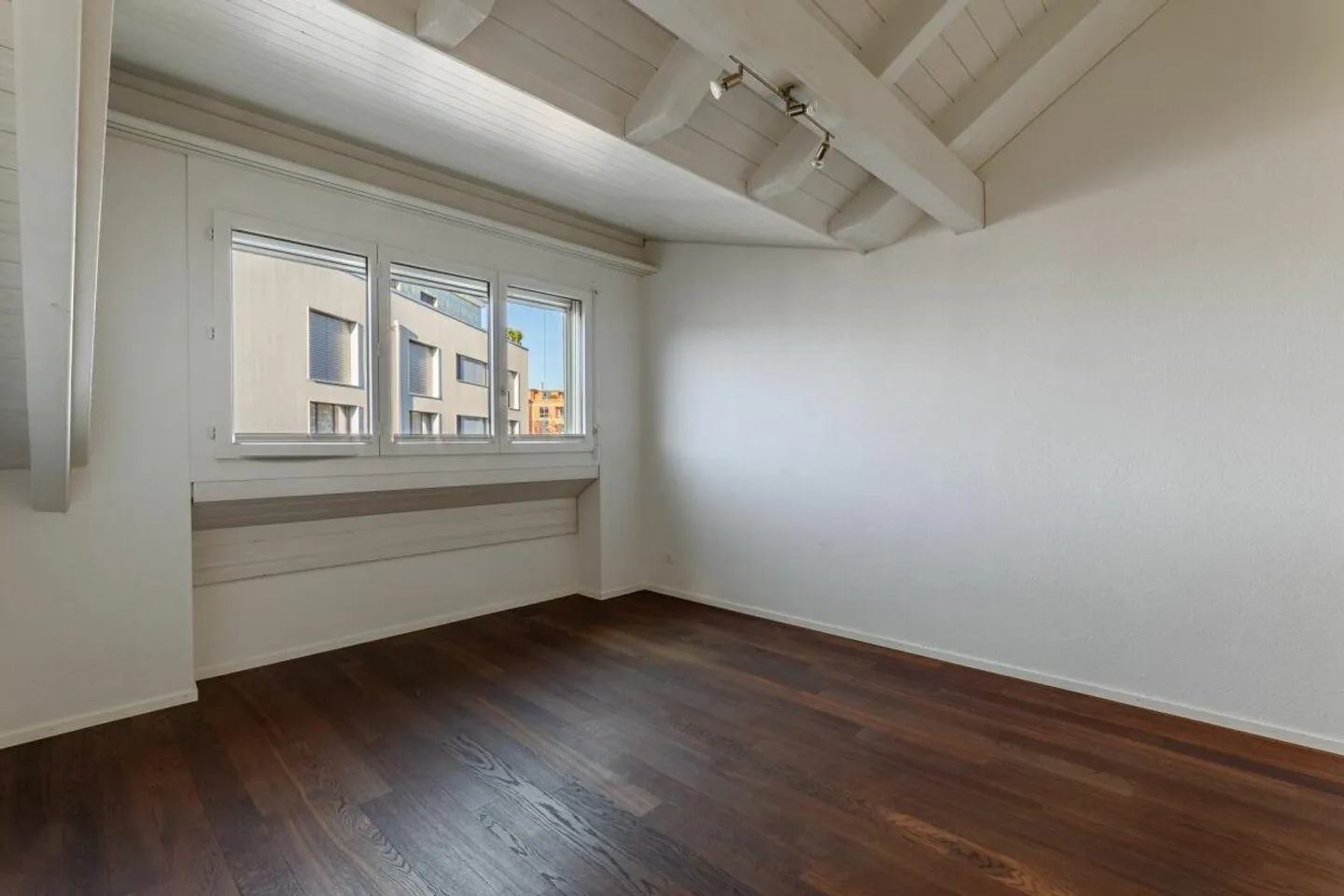 Aussergewöhnliche 8 1/2-Zimmer-Maisonettewohnung im Zentrum von  Cham - Foto 10 von 23