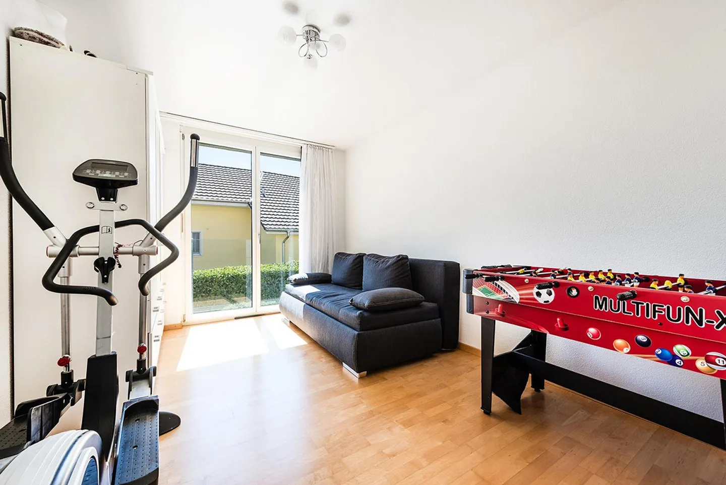 Modern 4.5-room apartment in a preferred location near the lake - Photo 13 of 15