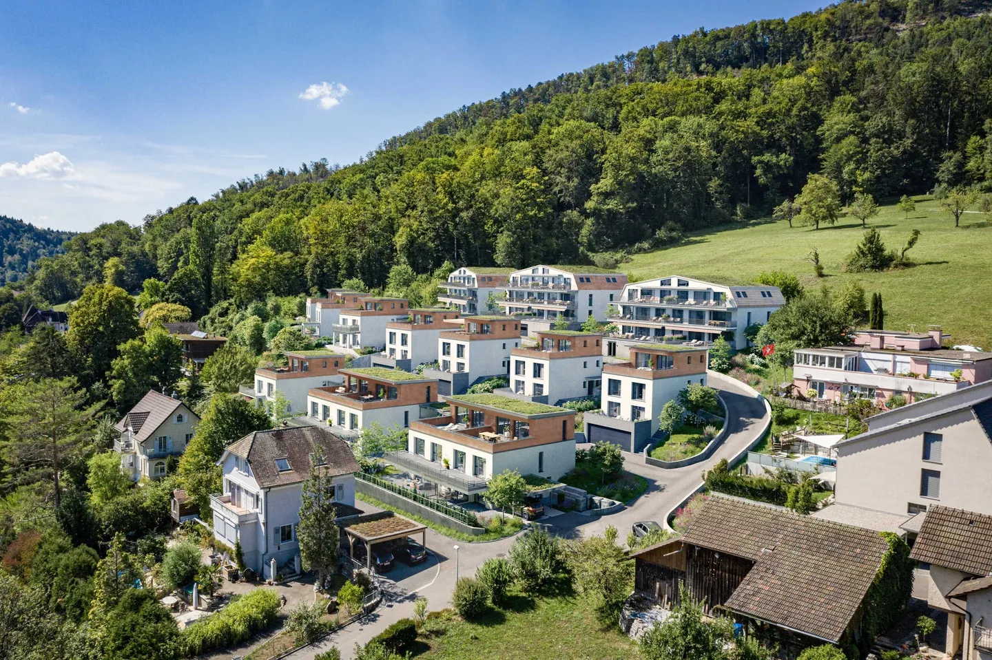 Appartement spacieux de 4,5 pièces dans un emplacement ensoleillé sur la colline - Photo 2 sur 12