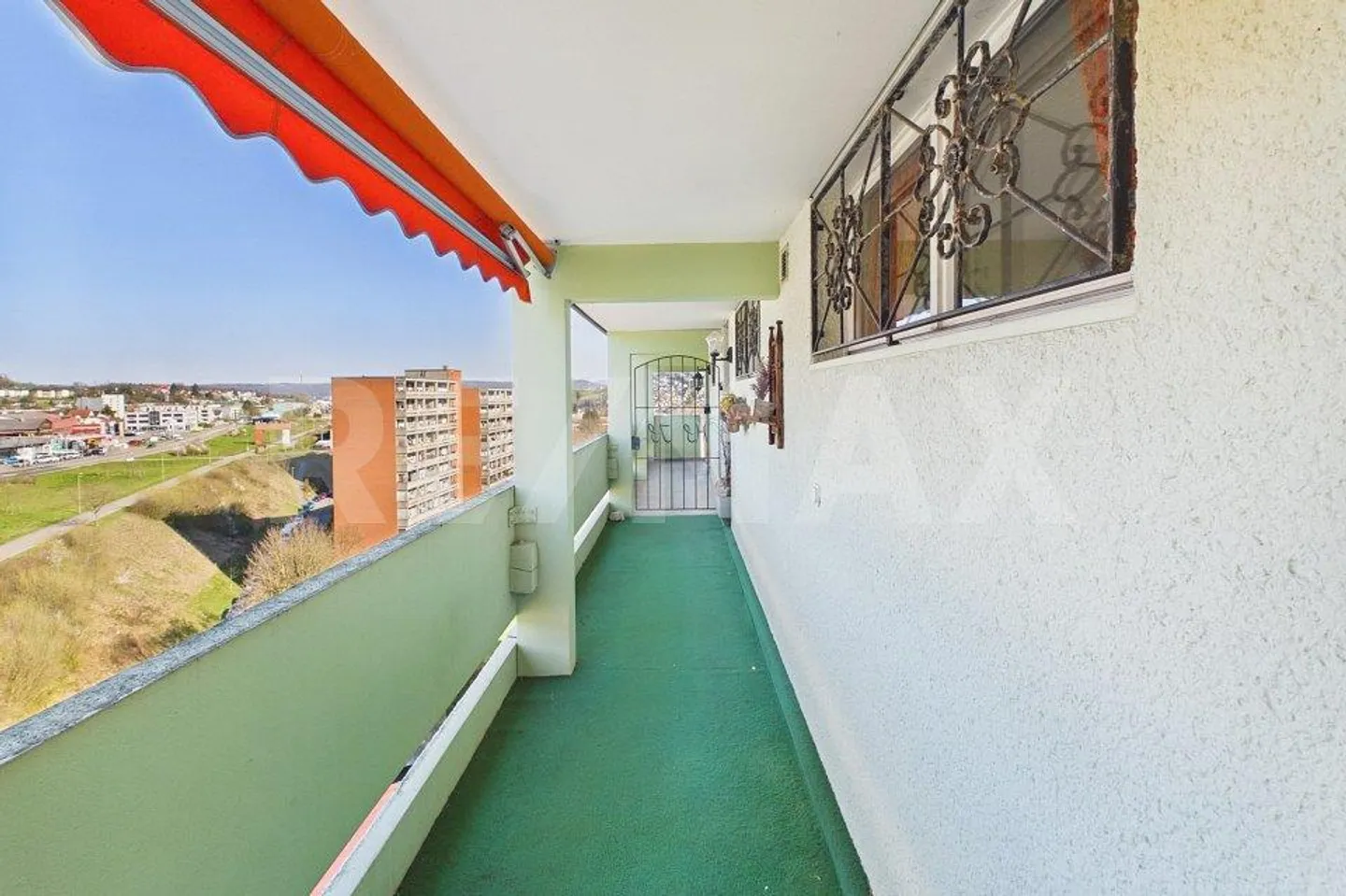 Beaucoup d'espace pour toute la famille – Appartement en copropriété de 6 pièces avec vue... - Photo 3 sur 13