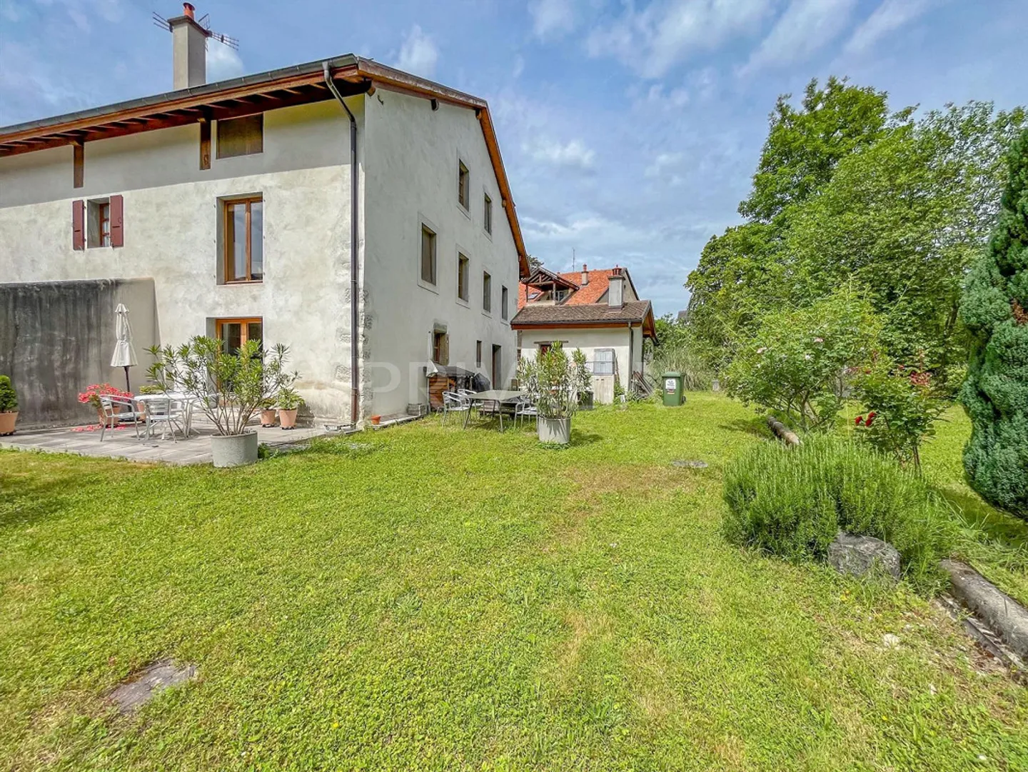 Bella casa a schiera nel cuore di Troinex - Foto 1 di 6