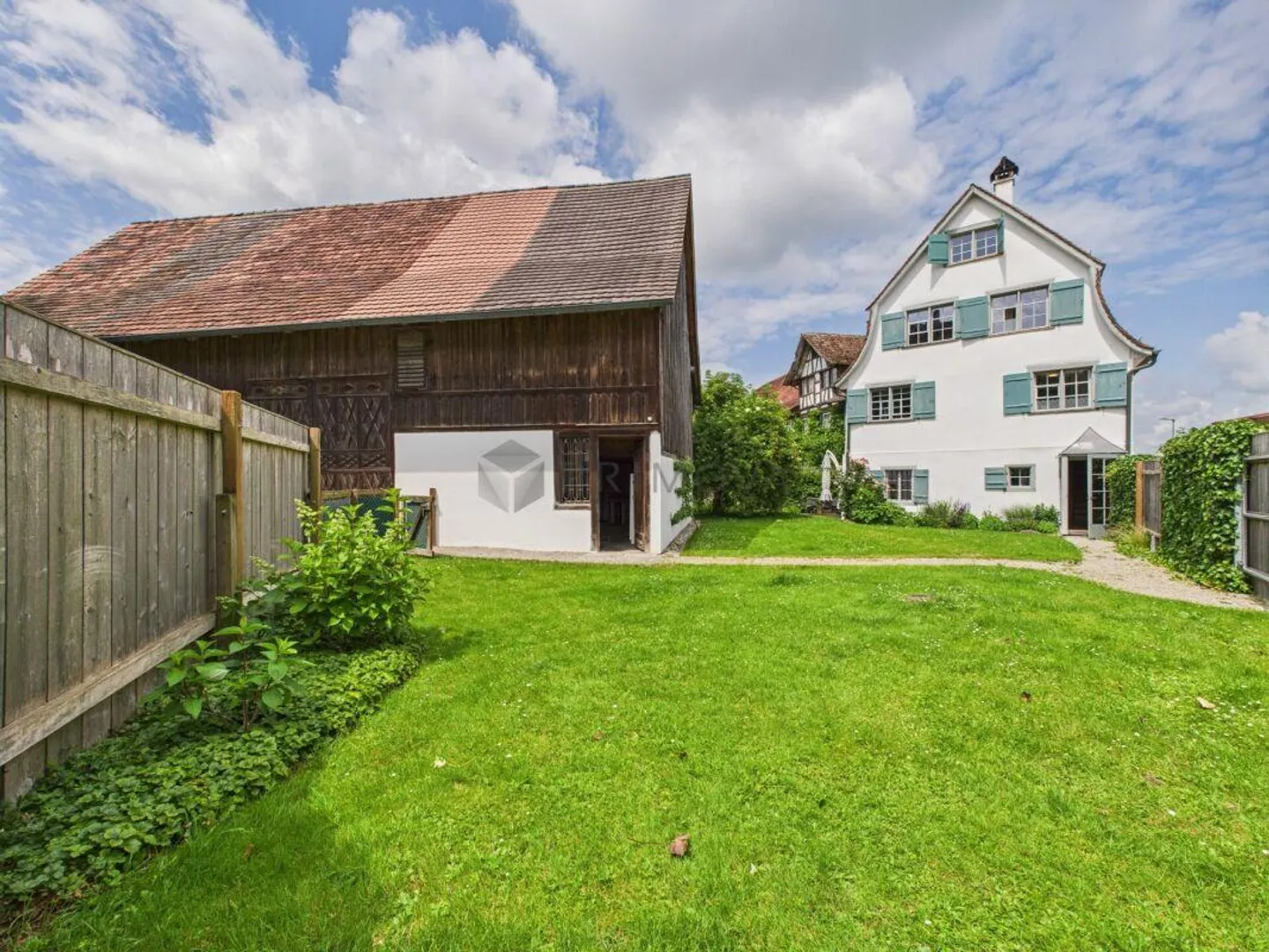 Proprietà unica ed esclusiva nella Svizzera orientale con fienile e enorme... - Foto 1 di 17