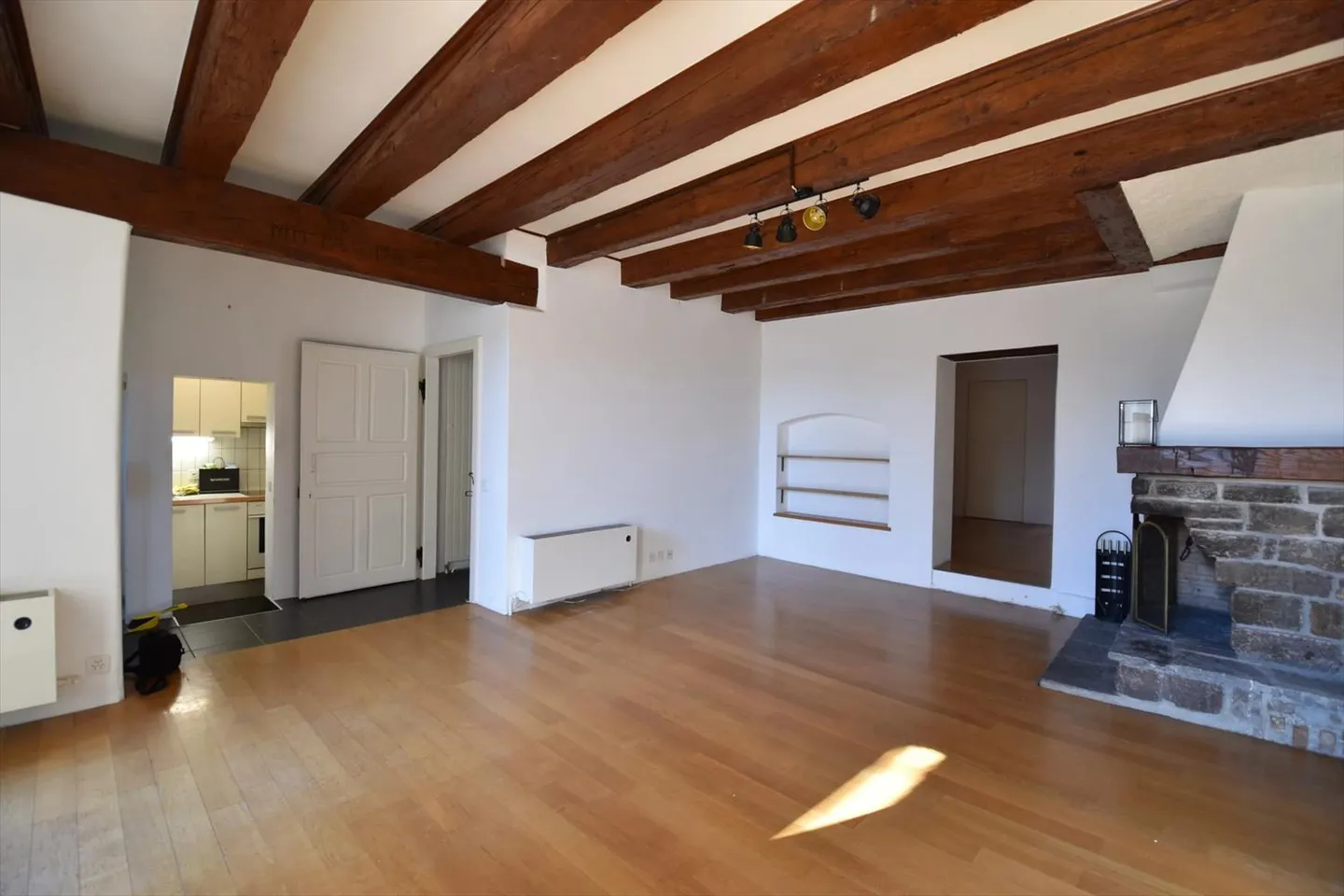 Appartamento in stile loft di 2,5 locali con fascino, nel cuore di Lutry - Foto 2 di 10