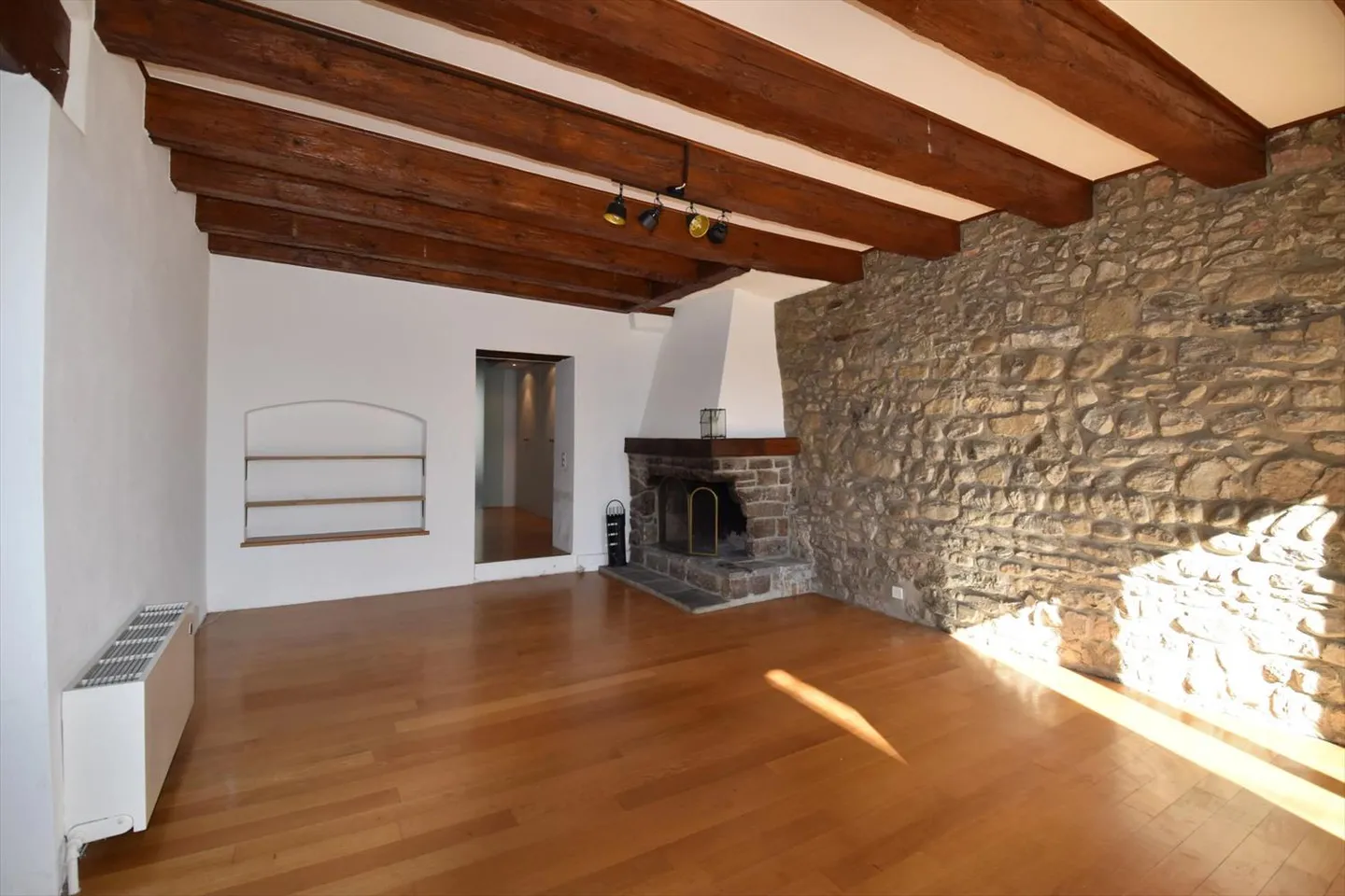 Appartamento in stile loft di 2,5 locali con fascino, nel cuore di Lutry - Foto 3 di 10