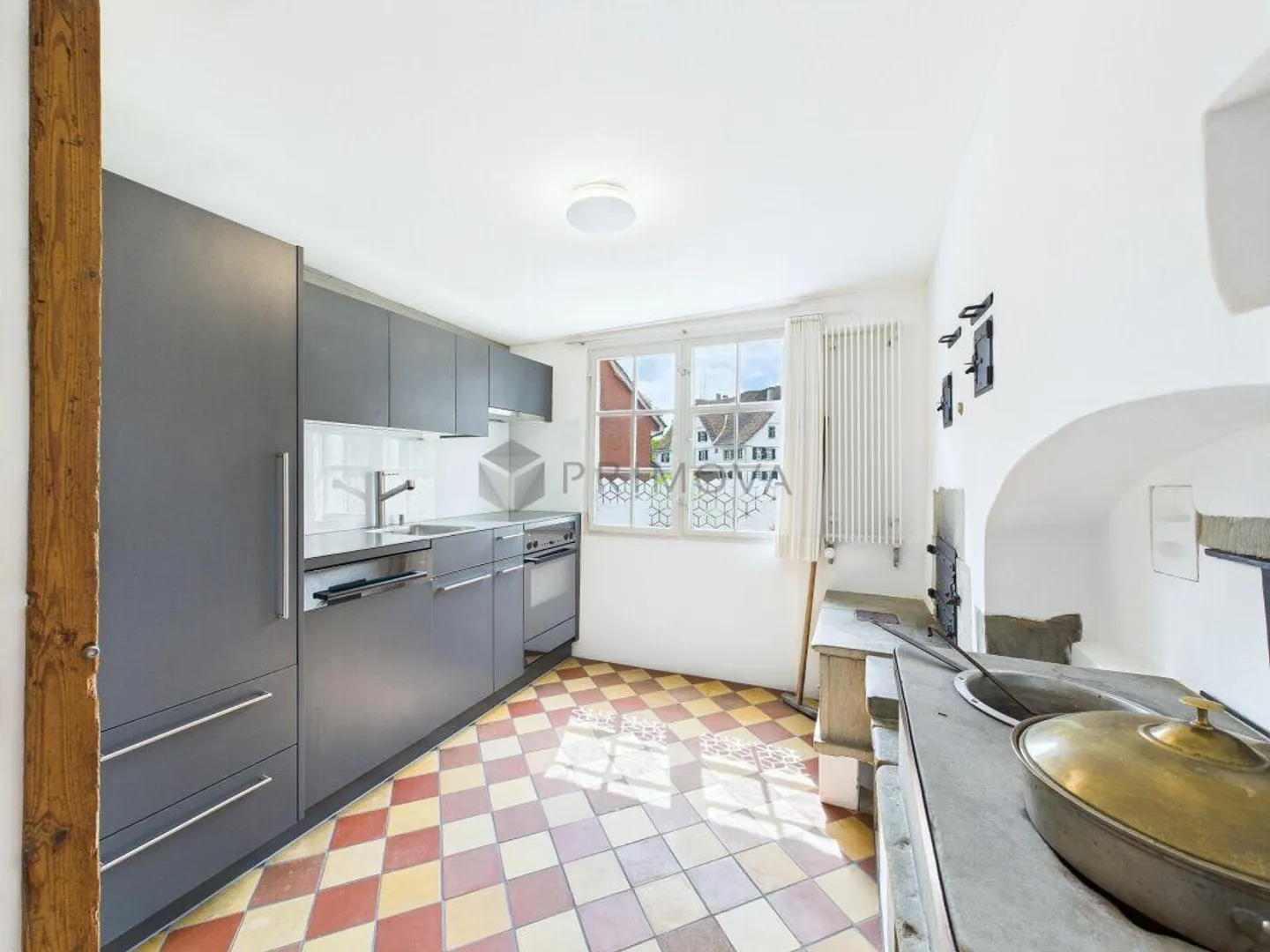 Proprietà unica ed esclusiva nella Svizzera orientale con fienile e enorme... - Foto 3 di 17