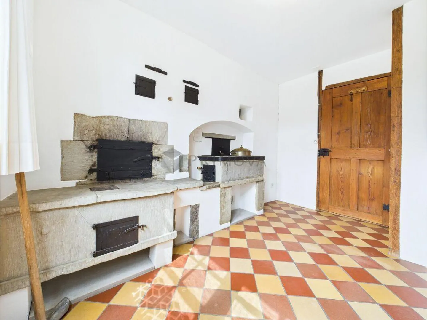 Proprietà unica ed esclusiva nella Svizzera orientale con fienile e enorme... - Foto 4 di 17