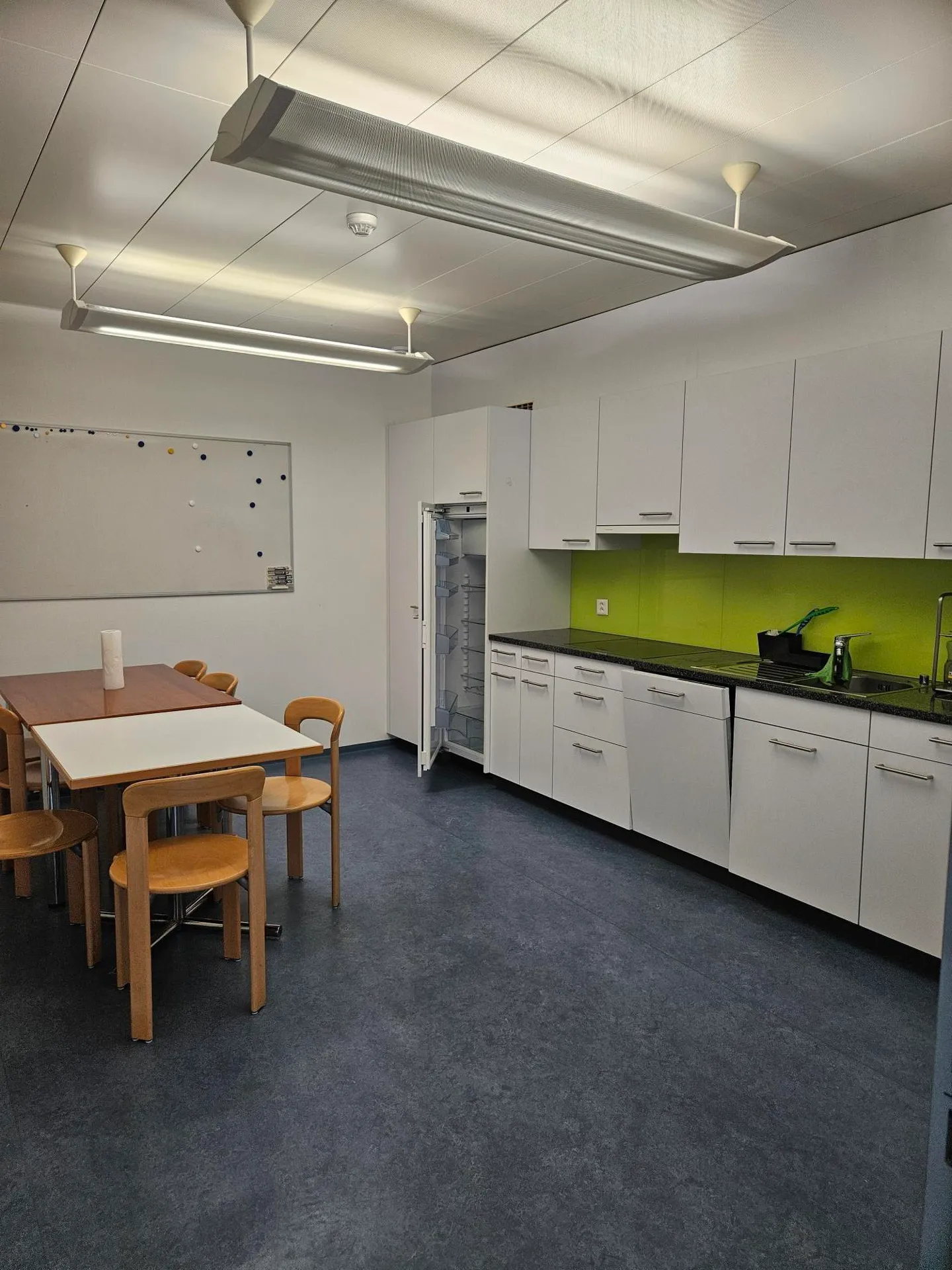 Office space for rent - Photo 4 of 9