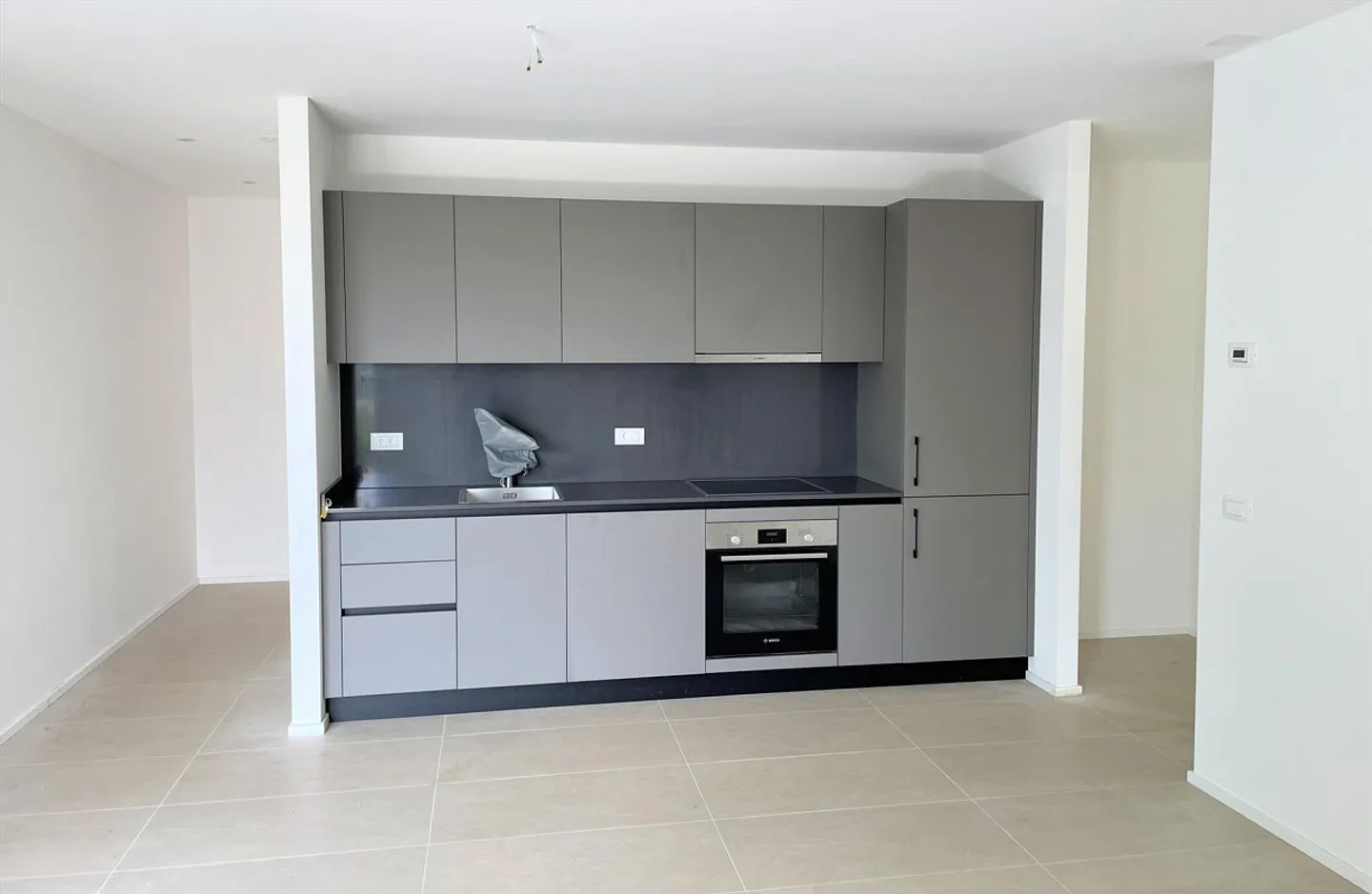 Neue Wohnung mit Garten in einem kleinen modernen Gebäude - Foto 4 von 9