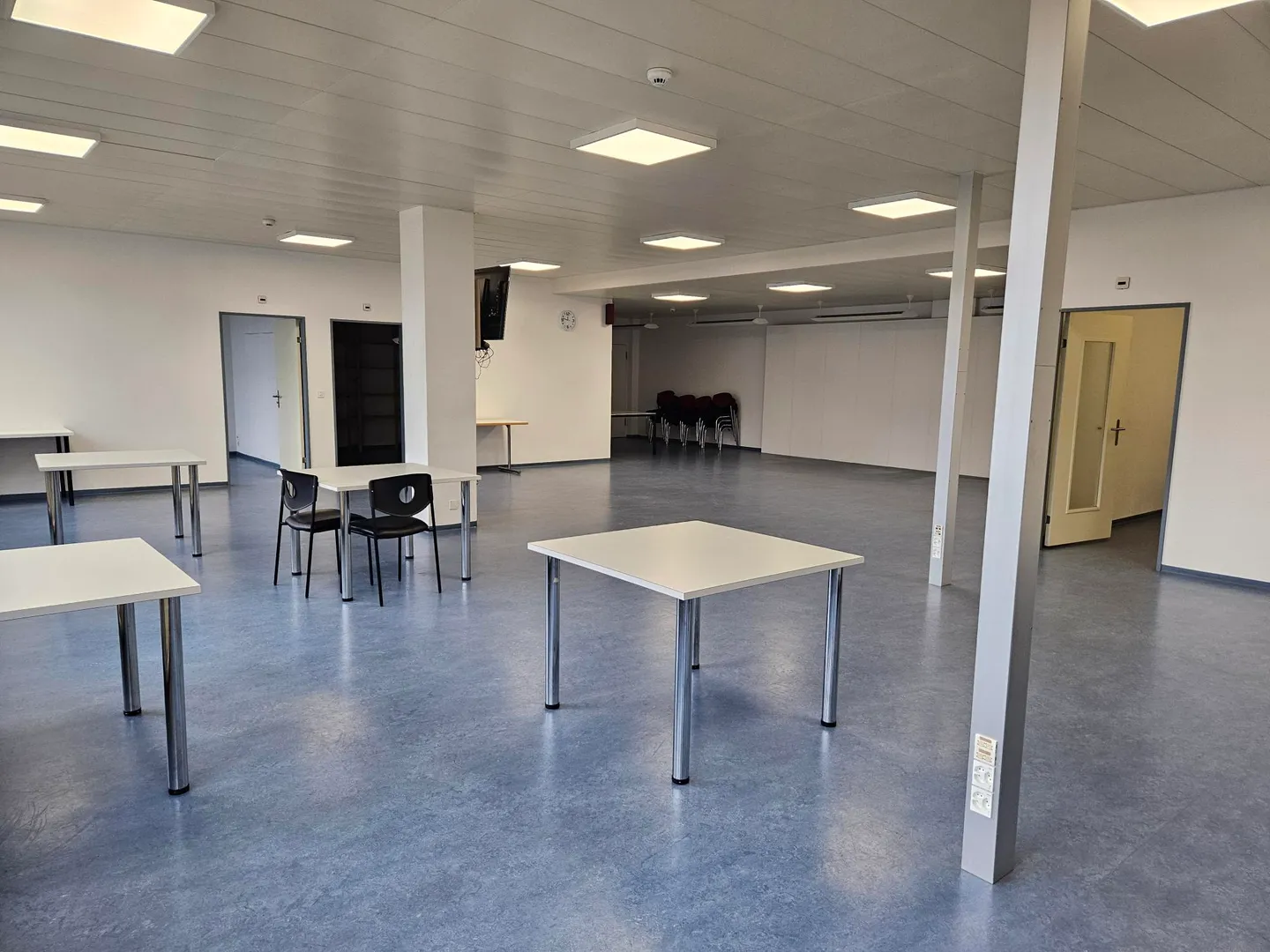 Office space for rent - Photo 2 of 9