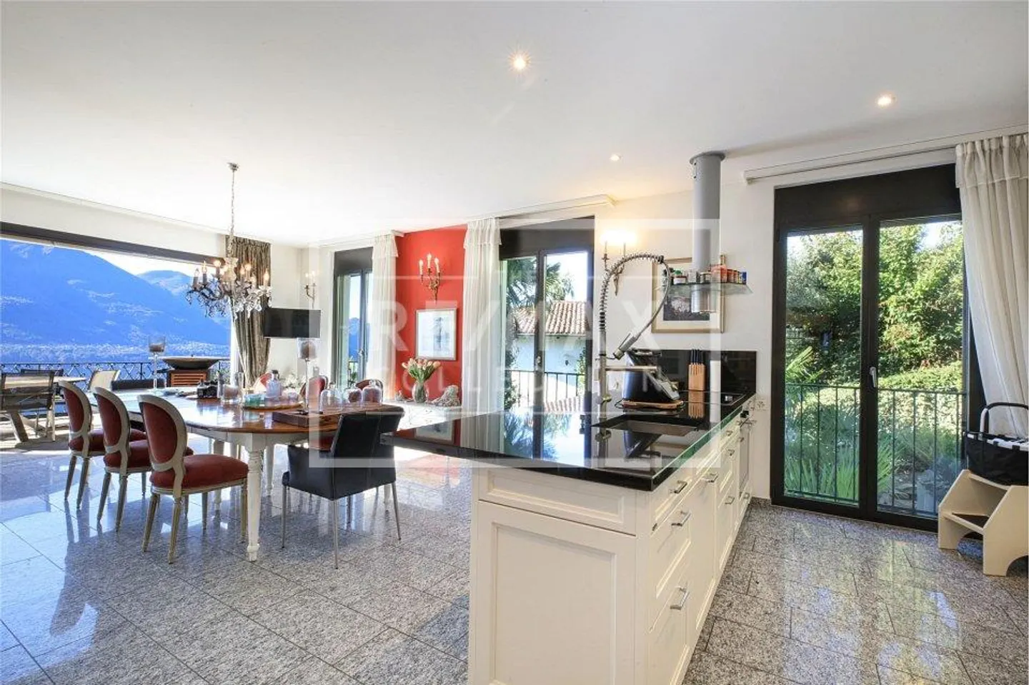 6-Room Villa with Lake View - Photo 8 of 13