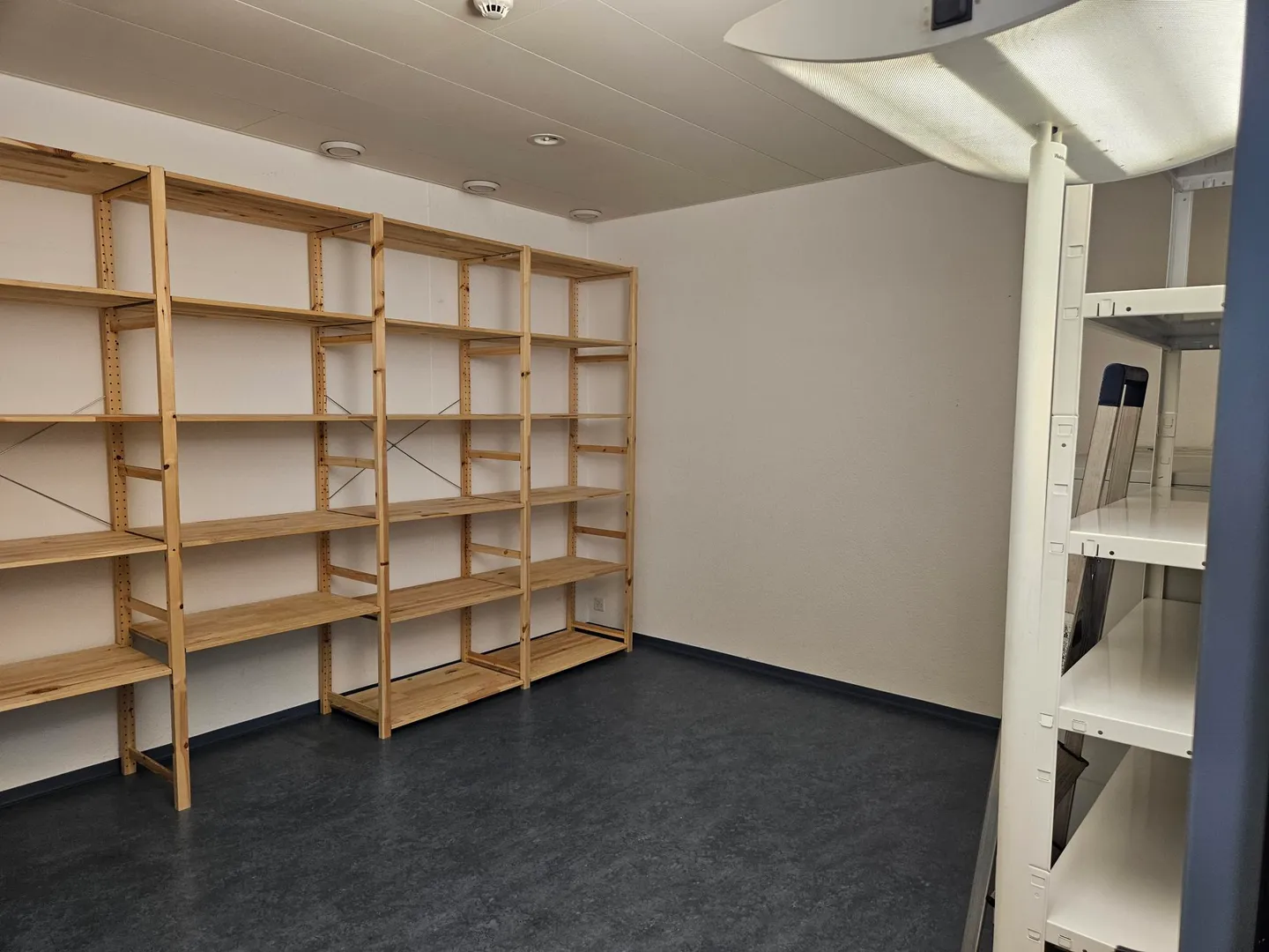 Office space for rent - Photo 8 of 9