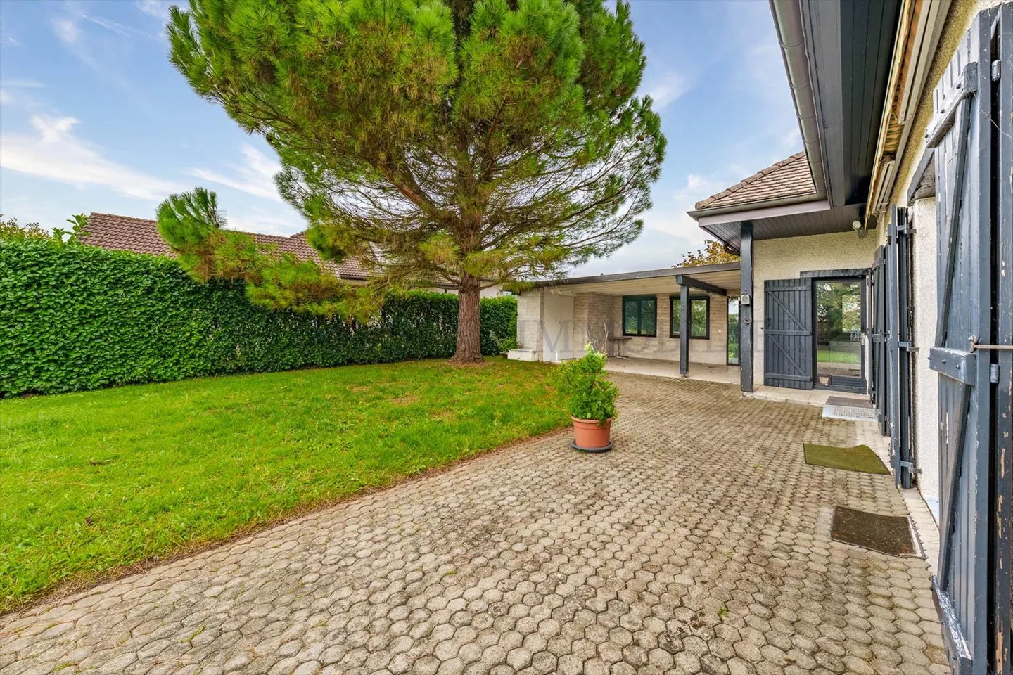 Magnifica villa vaudese con grande terreno - Foto 3 di 8