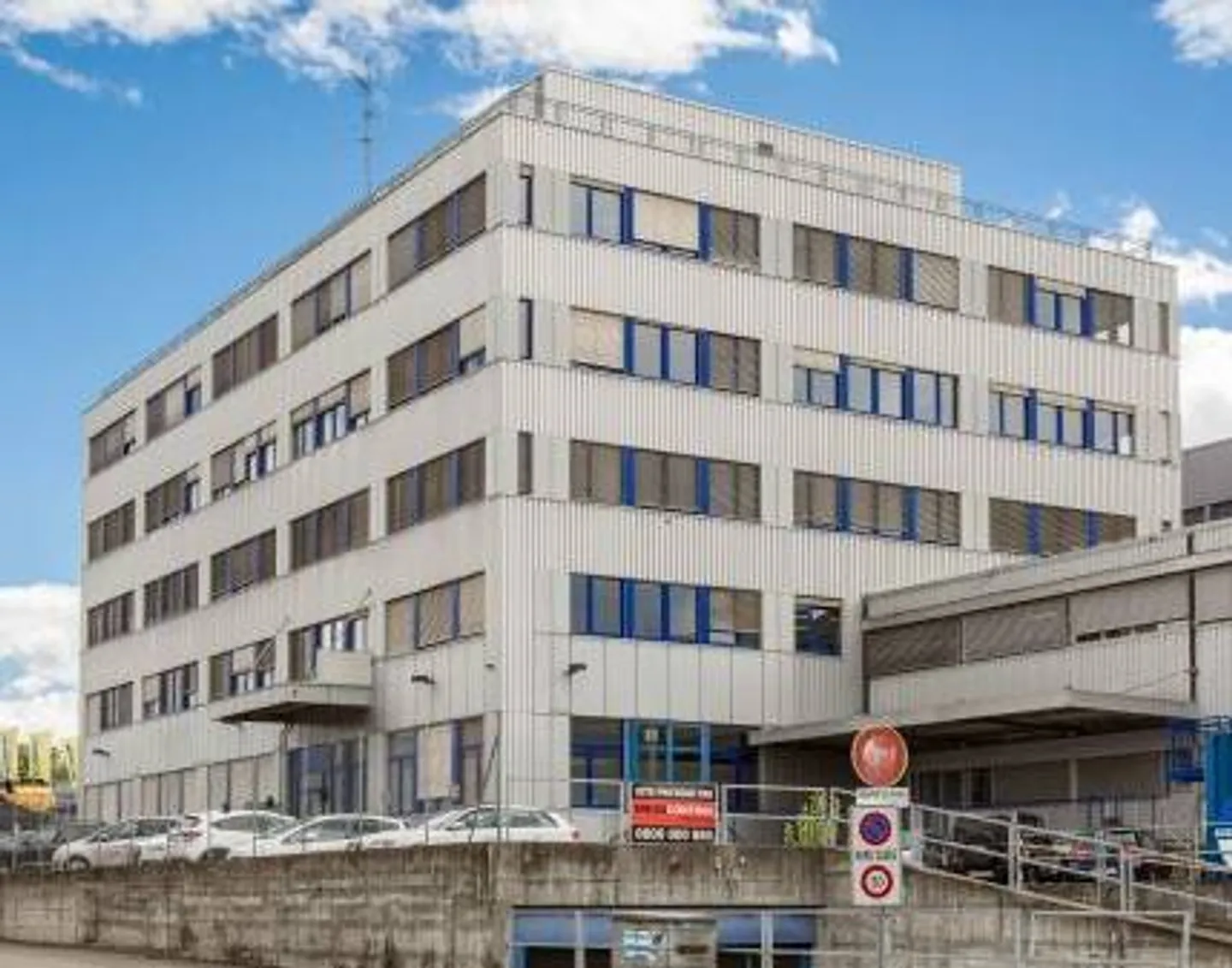 Office space for rent - Photo 5 of 6