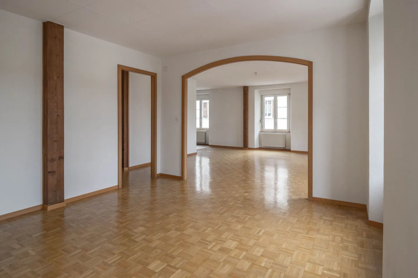 Grand-Rue 8, Les Brenets - 5-Zimmer-Wohnung im Erdgeschoss - Foto 3 von 9