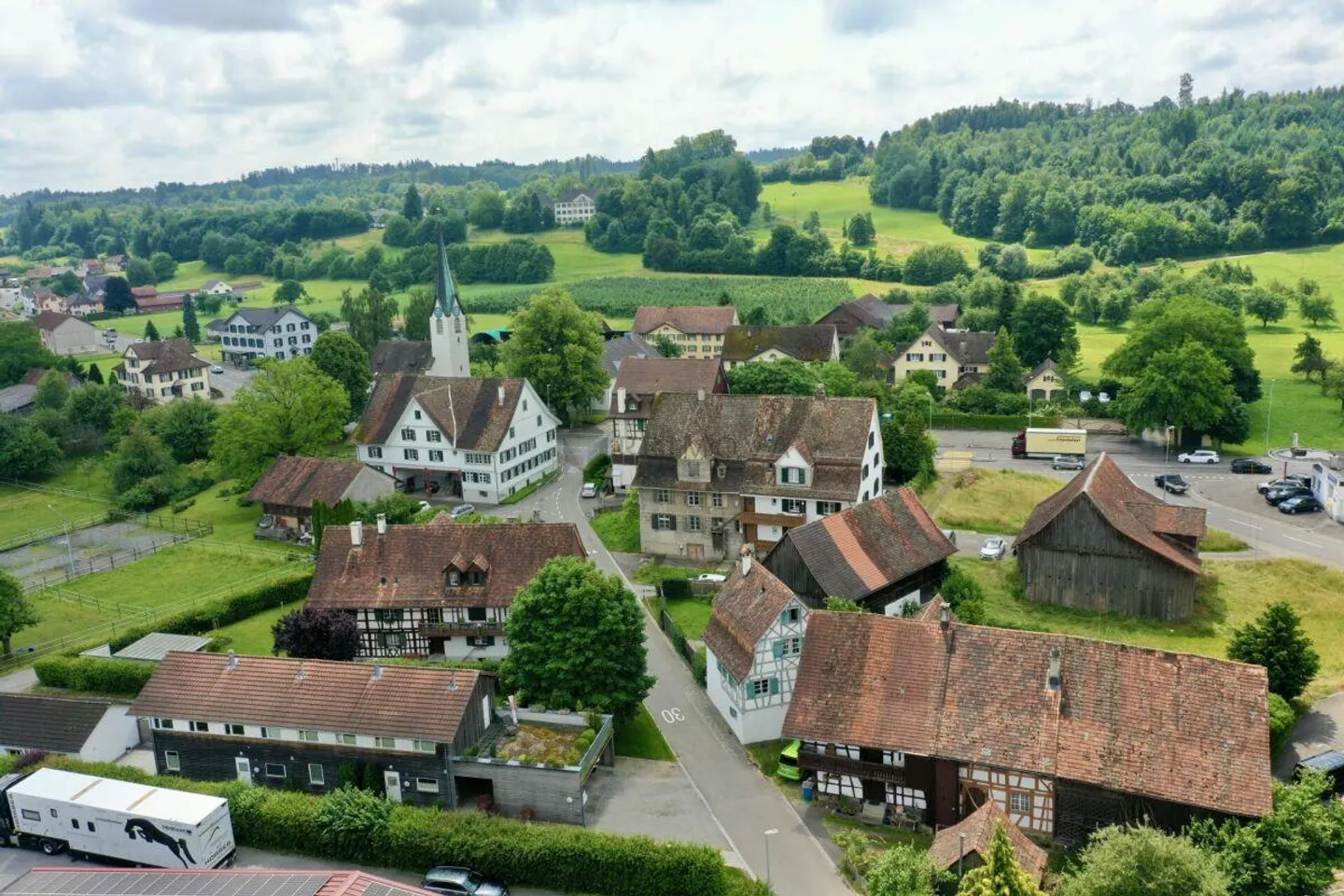 Proprietà unica ed esclusiva nella Svizzera orientale con fienile e enorme... - Foto 17 di 17