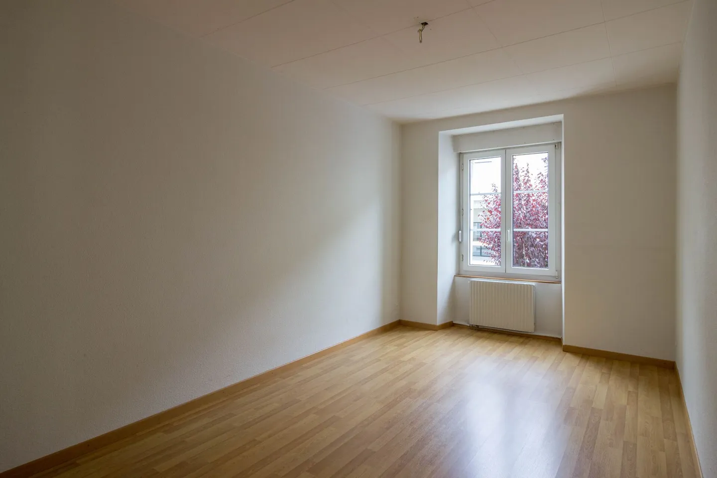 Grand-Rue 8, Les Brenets - 5-Zimmer-Wohnung im Erdgeschoss - Foto 7 von 9