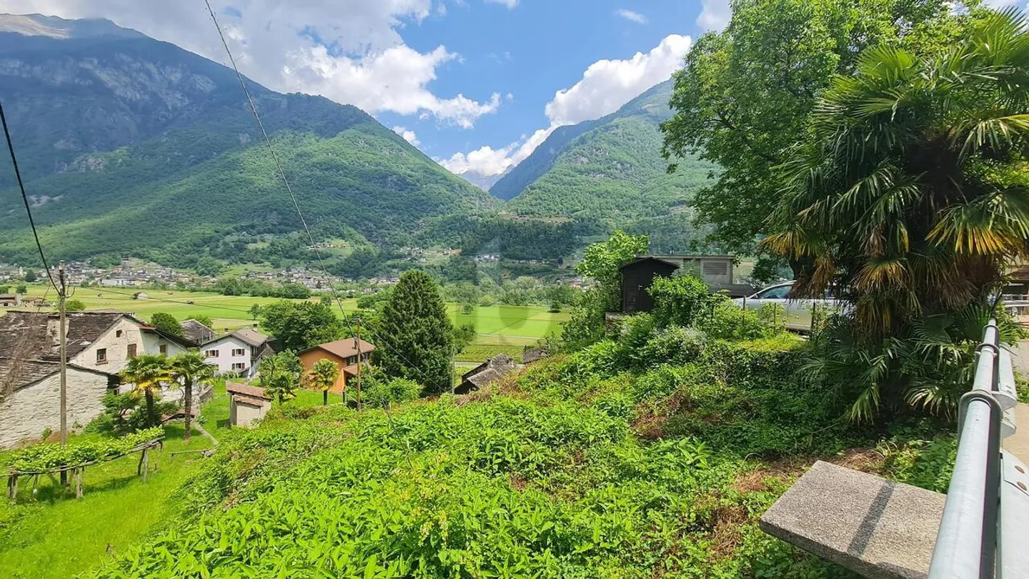 CONSTRUCTIBLE DANS UN EMPLACEMENT ENSOLEILLÉ AVEC VUE OUVERTE - Photo 2 sur 5