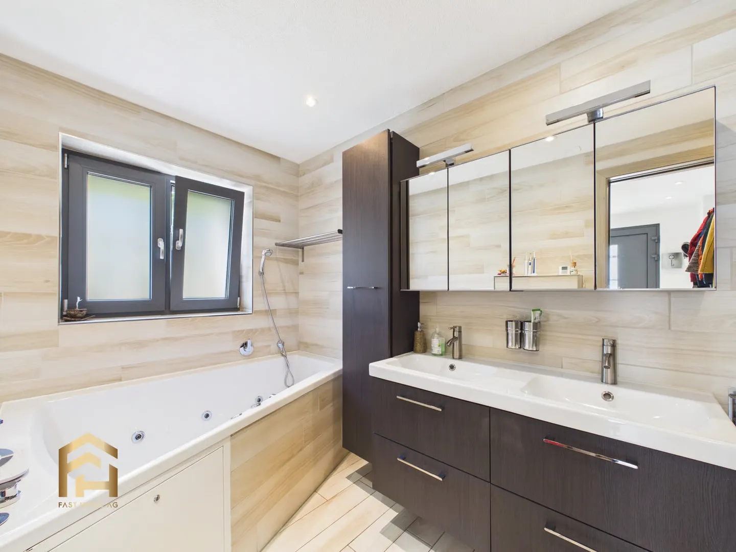 Appartement duplex avec piscine, jardin et vue sur le lac Majeur - Photo 4 sur 13