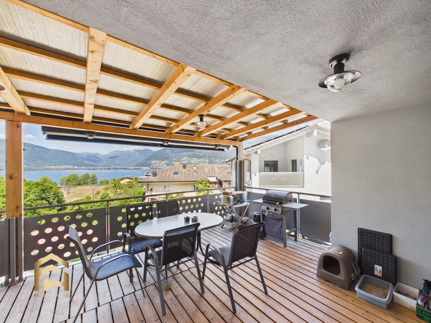 Appartement duplex avec piscine, jardin et vue sur le lac Majeur - Photo 5 sur 13