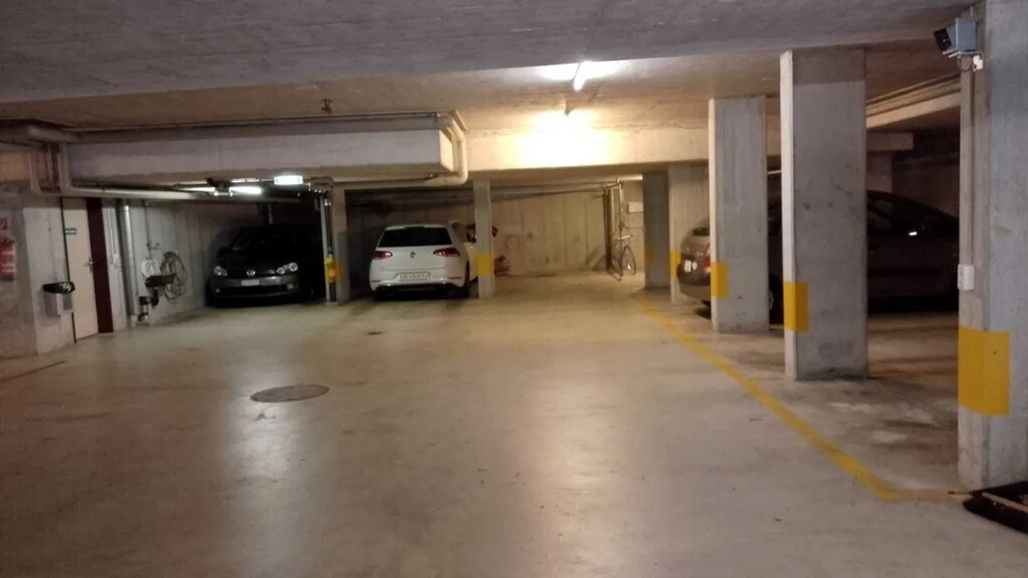 Posto auto per veicoli più piccoli nel quartiere 4 - Foto 2 di 2