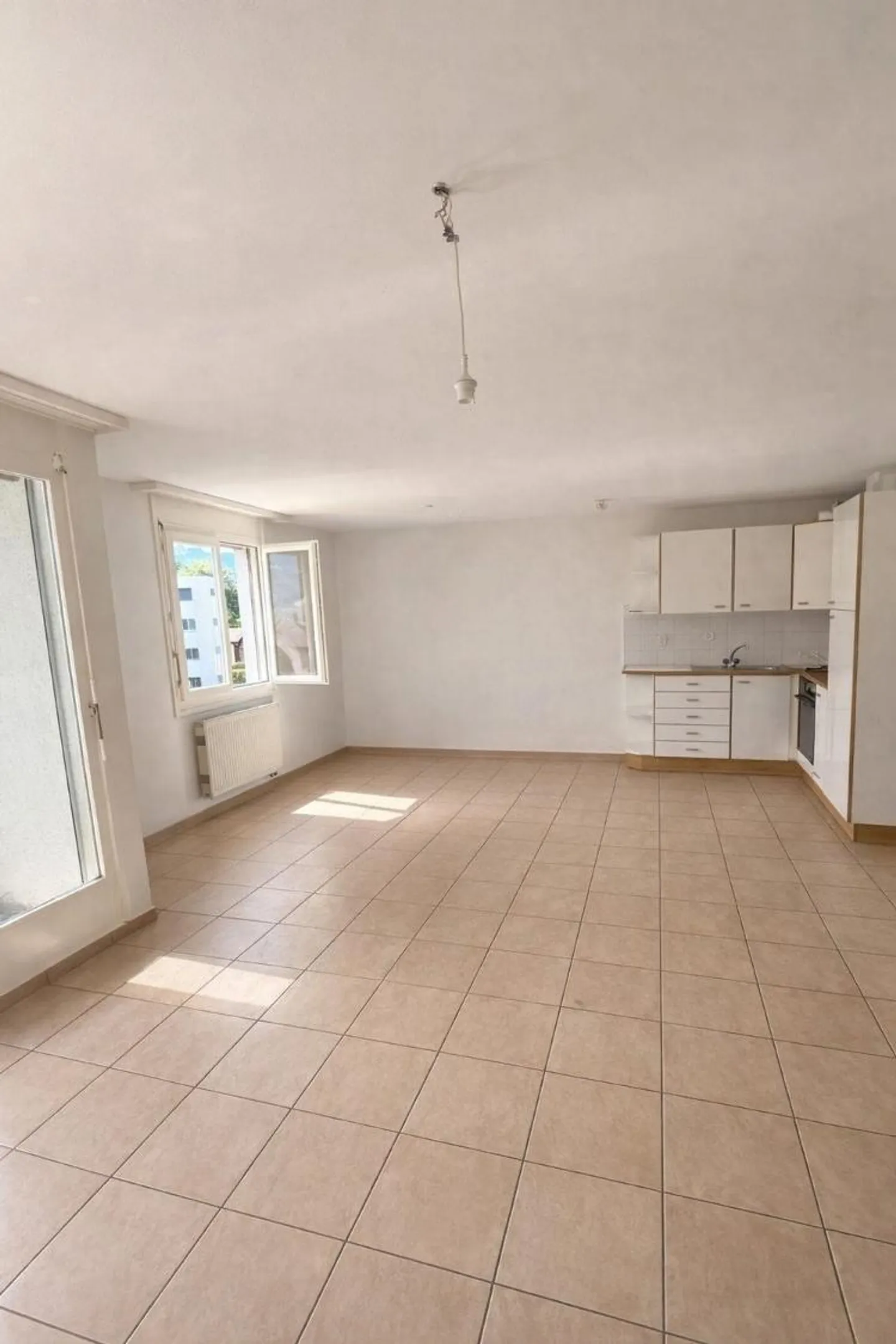 2.5 rooms on the 2nd floor in Bex - Photo 2 of 5