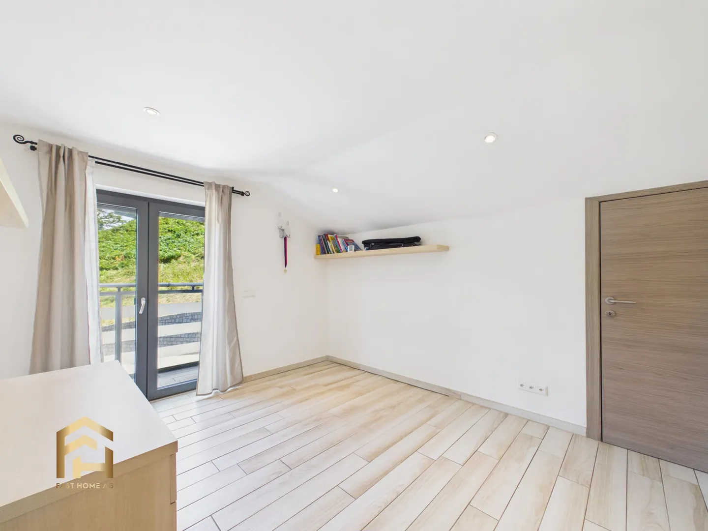 Appartement duplex avec piscine, jardin et vue sur le lac Majeur - Photo 10 sur 13