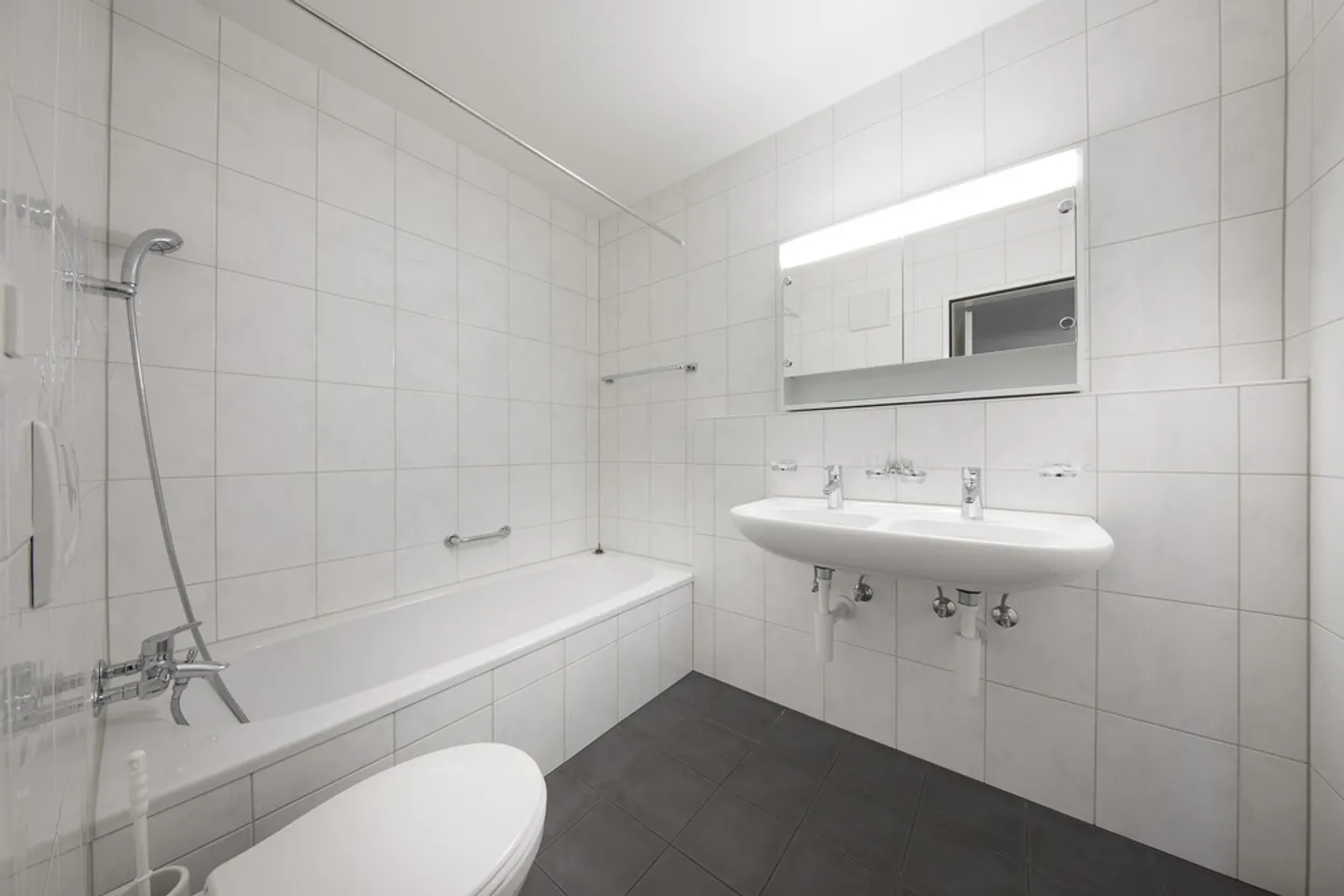 Appartement spacieux et lumineux dans un emplacement idéal ! - Photo 6 sur 11