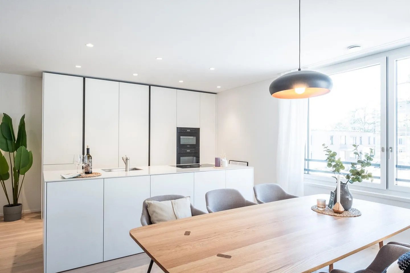 Last Chance - Exclusive 3.5-Room Garden Apartment in Merlischachen! - Photo 6 of 14