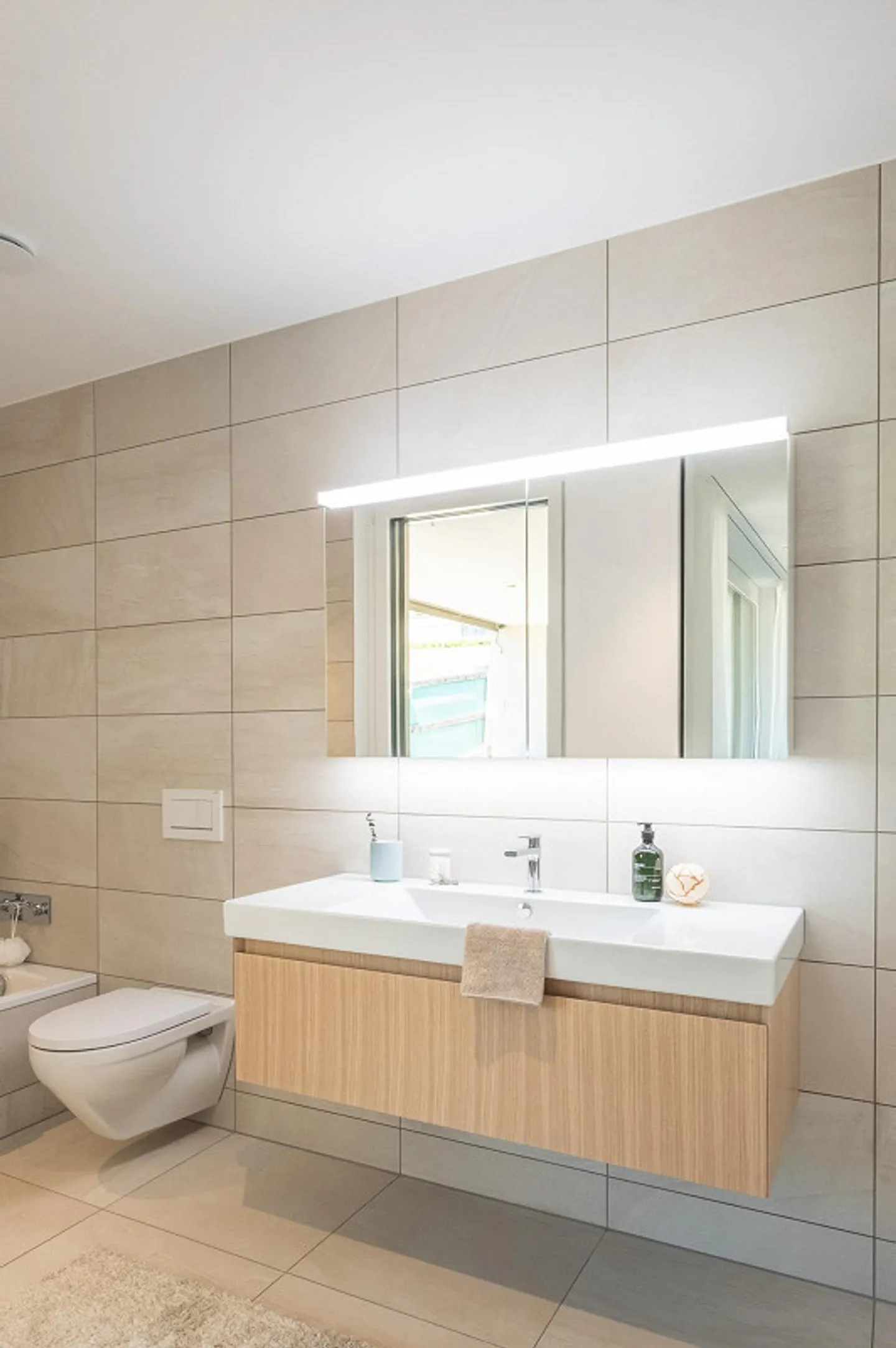 Last Chance - Exclusive 3.5-Room Garden Apartment in Merlischachen! - Photo 11 of 14