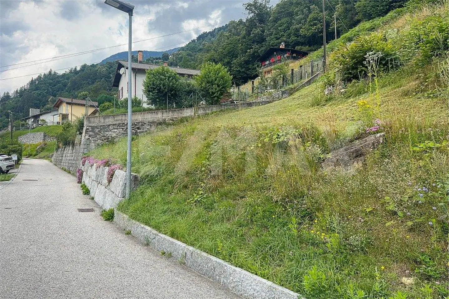 Terrain constructible avec vue - Photo 4 sur 13