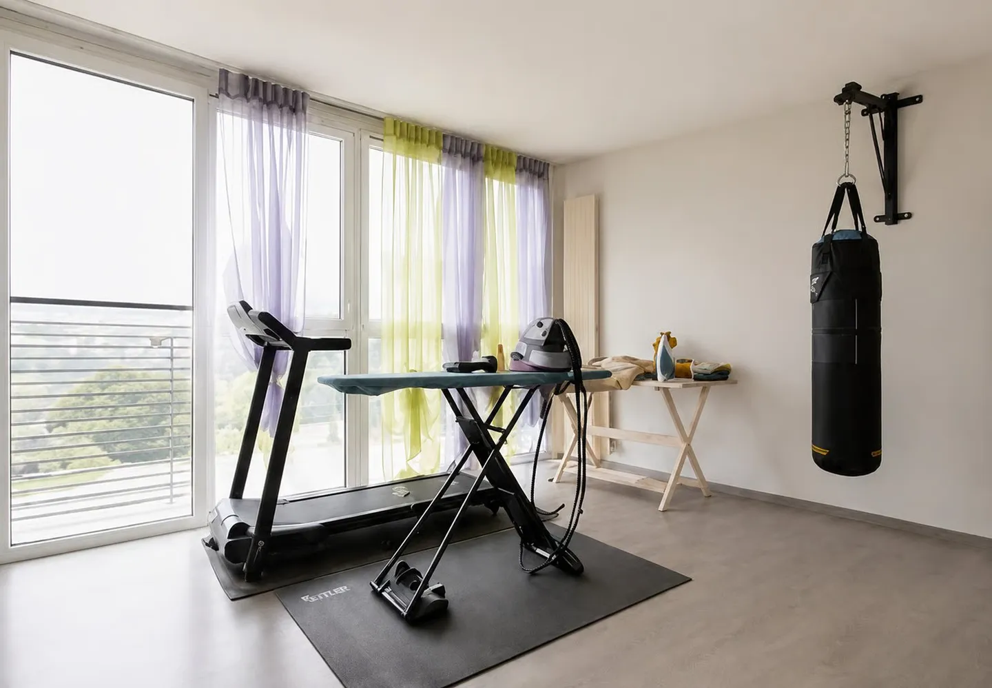 Single-family house with three levels, spacious and bright in La Chaux-de-Fonds - Photo 7 of 12