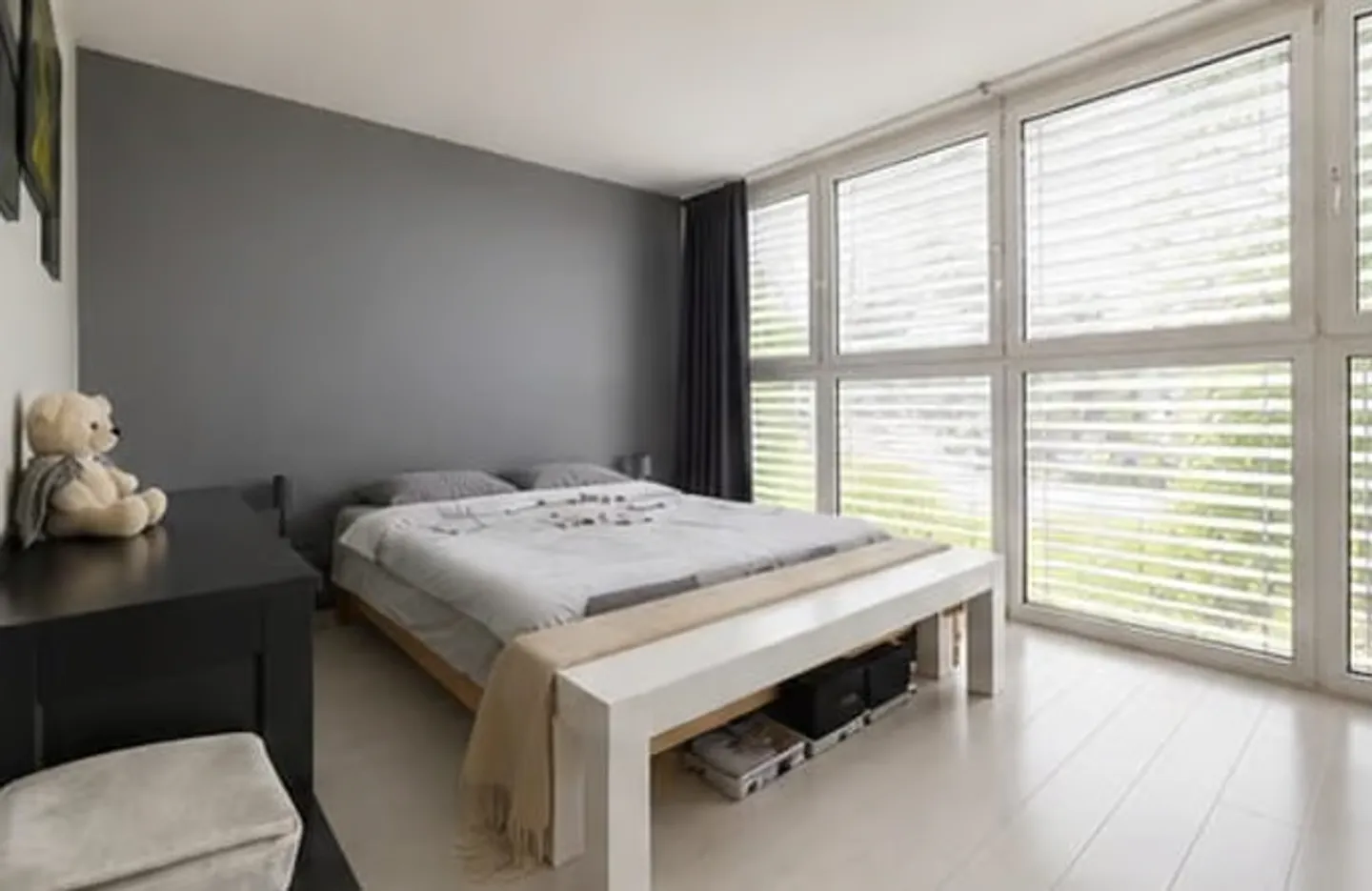 Single-family house with three levels, spacious and bright in La Chaux-de-Fonds - Photo 6 of 12