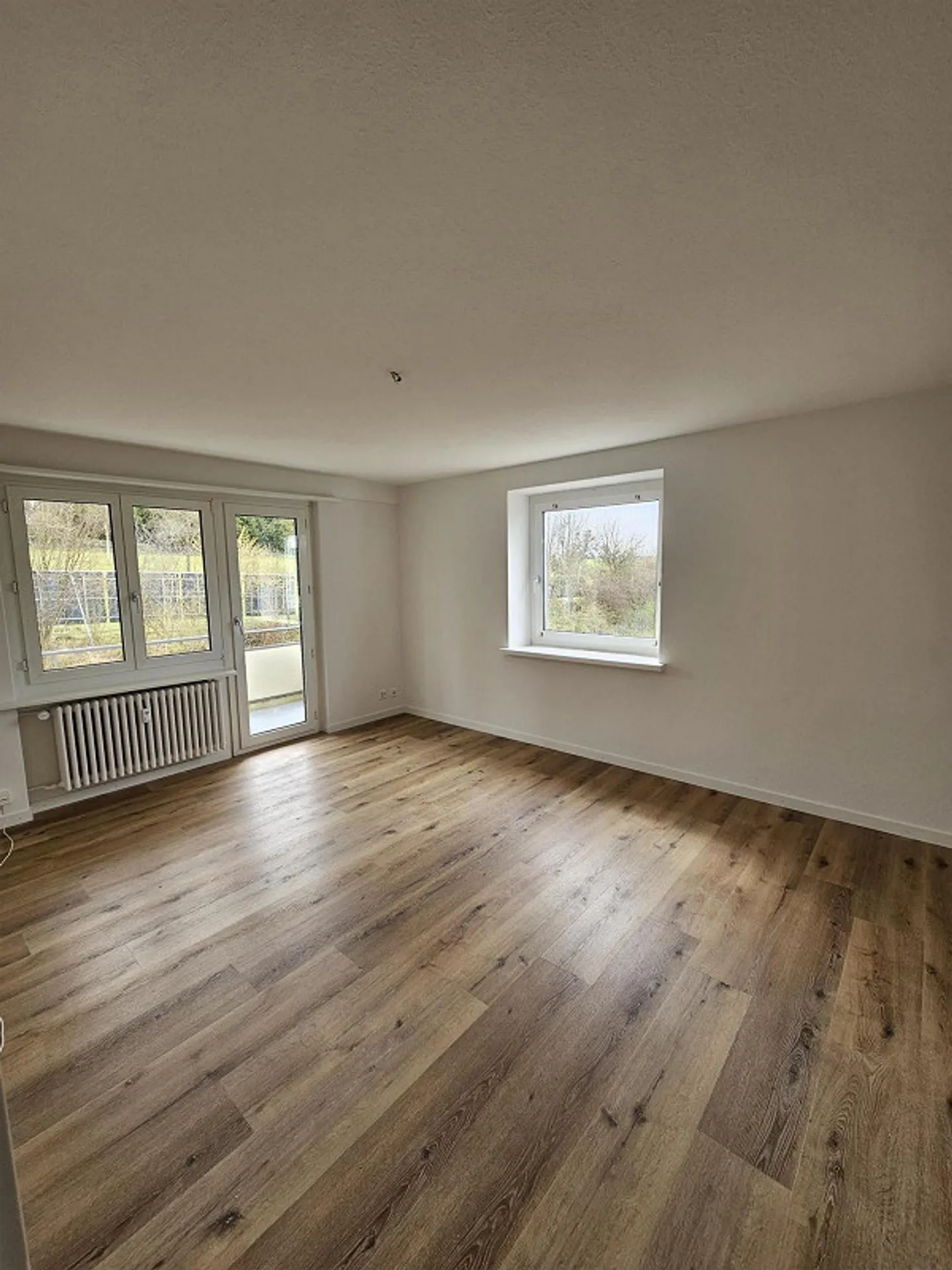 Appartement rénové de 3 pièces avec balcon dans un endroit calme - Photo 6 sur 7