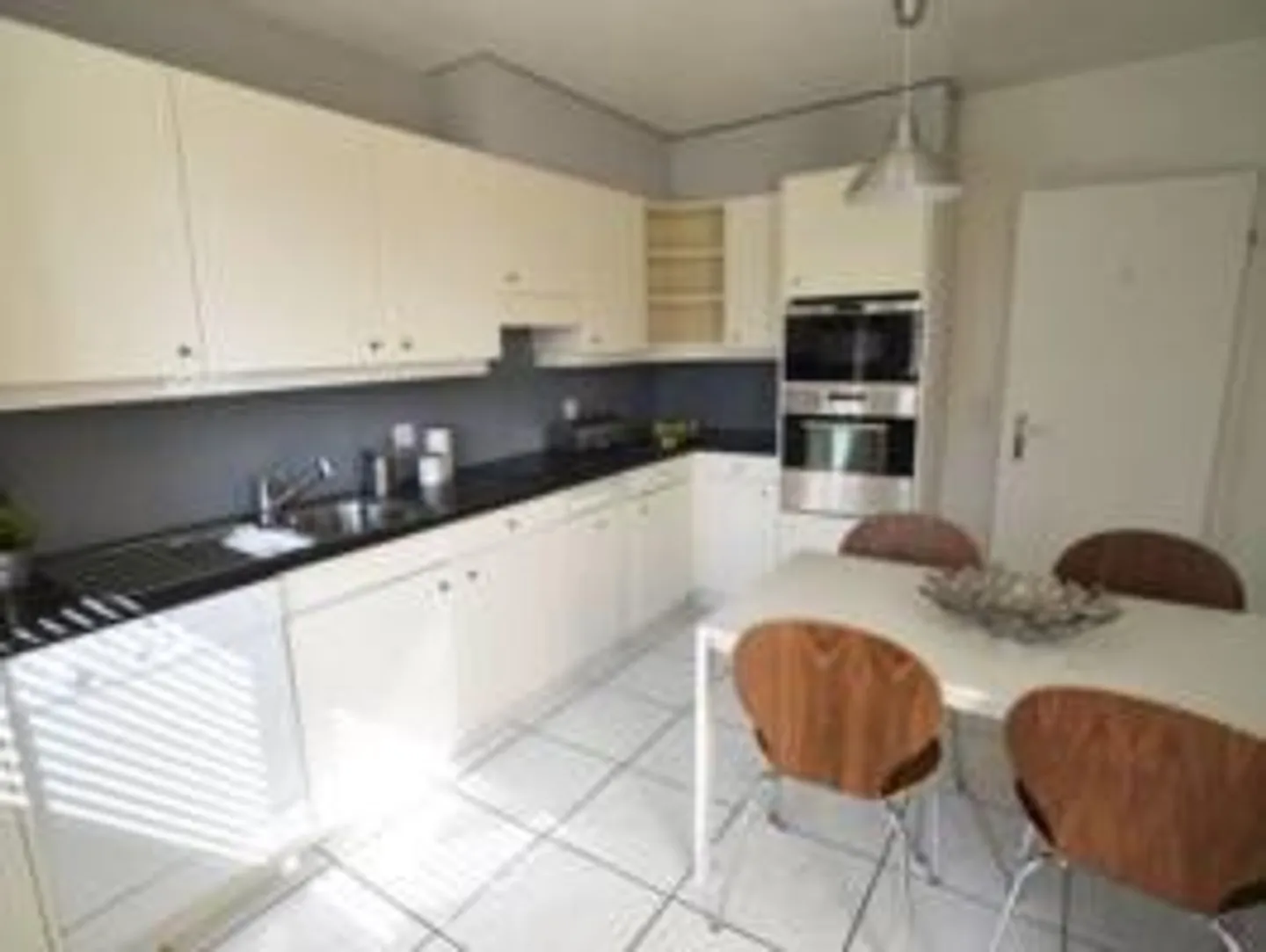 8-room House - Photo 4 of 6