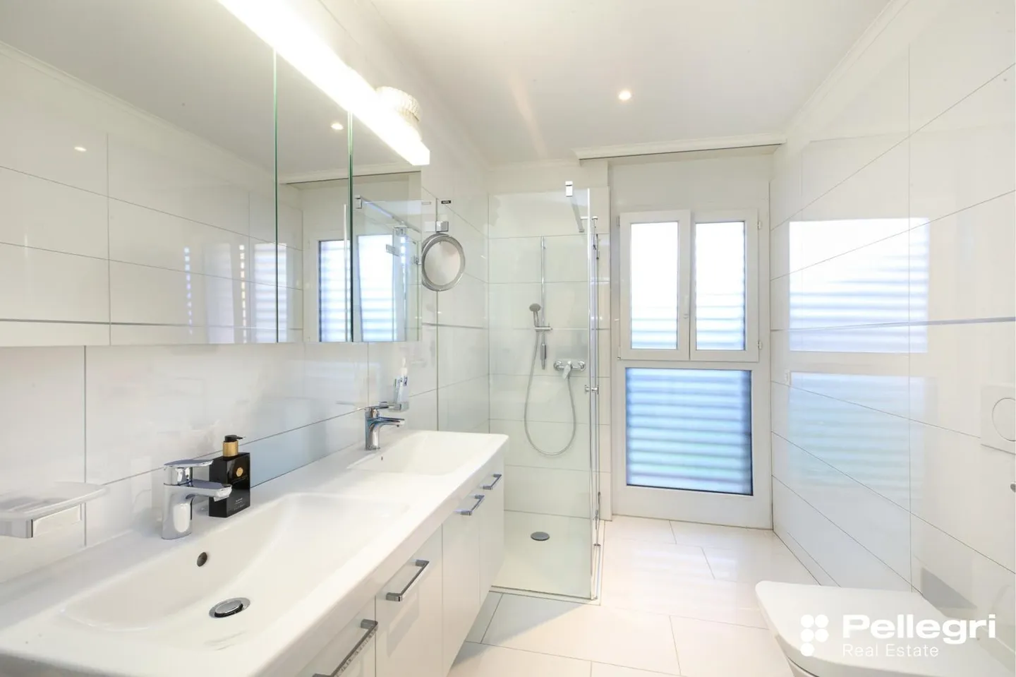 Confortable et ensoleillé à quelques pas du lac - Photo 4 sur 4