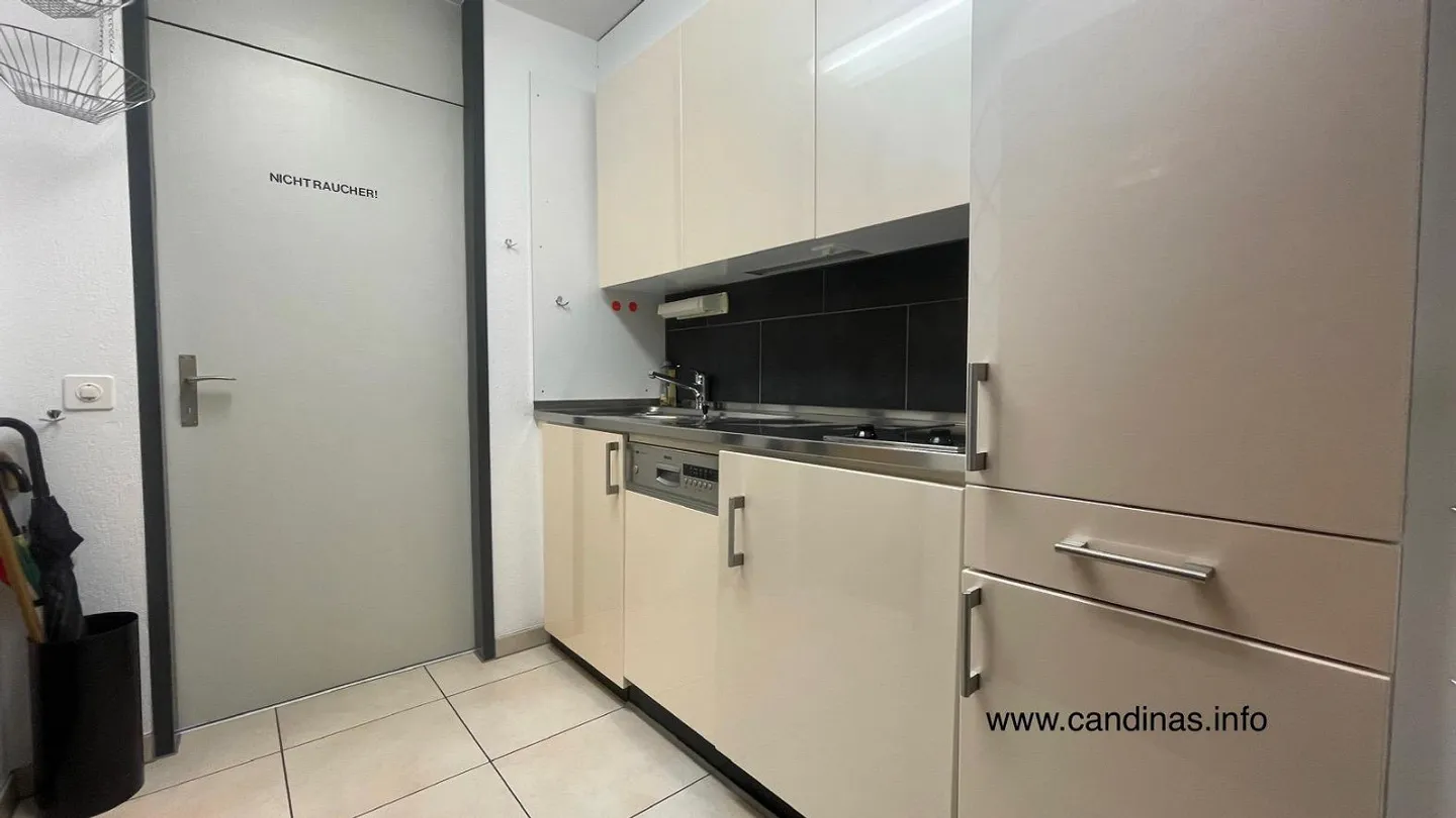 Well-maintained condominium with a beautiful view - Photo 4 of 20