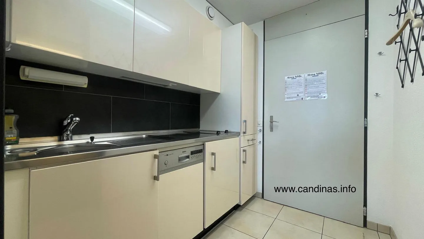 Well-maintained condominium with a beautiful view - Photo 5 of 20