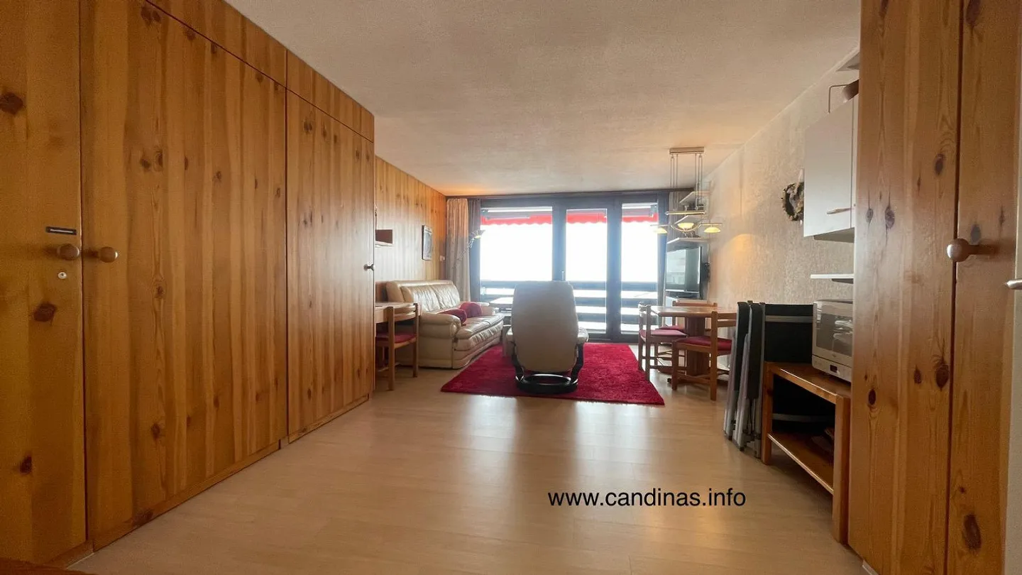 Well-maintained condominium with a beautiful view - Photo 2 of 20