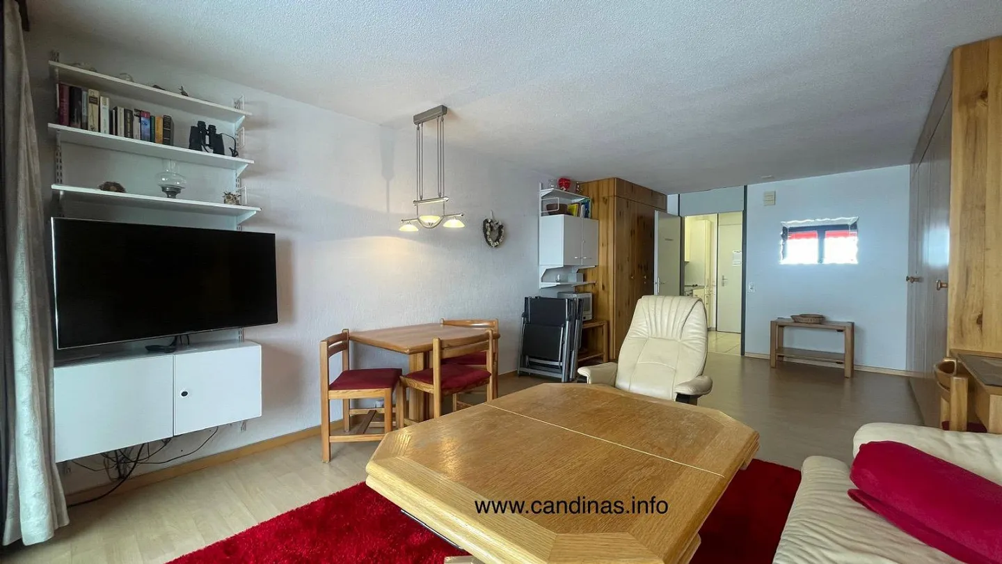 Well-maintained condominium with a beautiful view - Photo 3 of 20