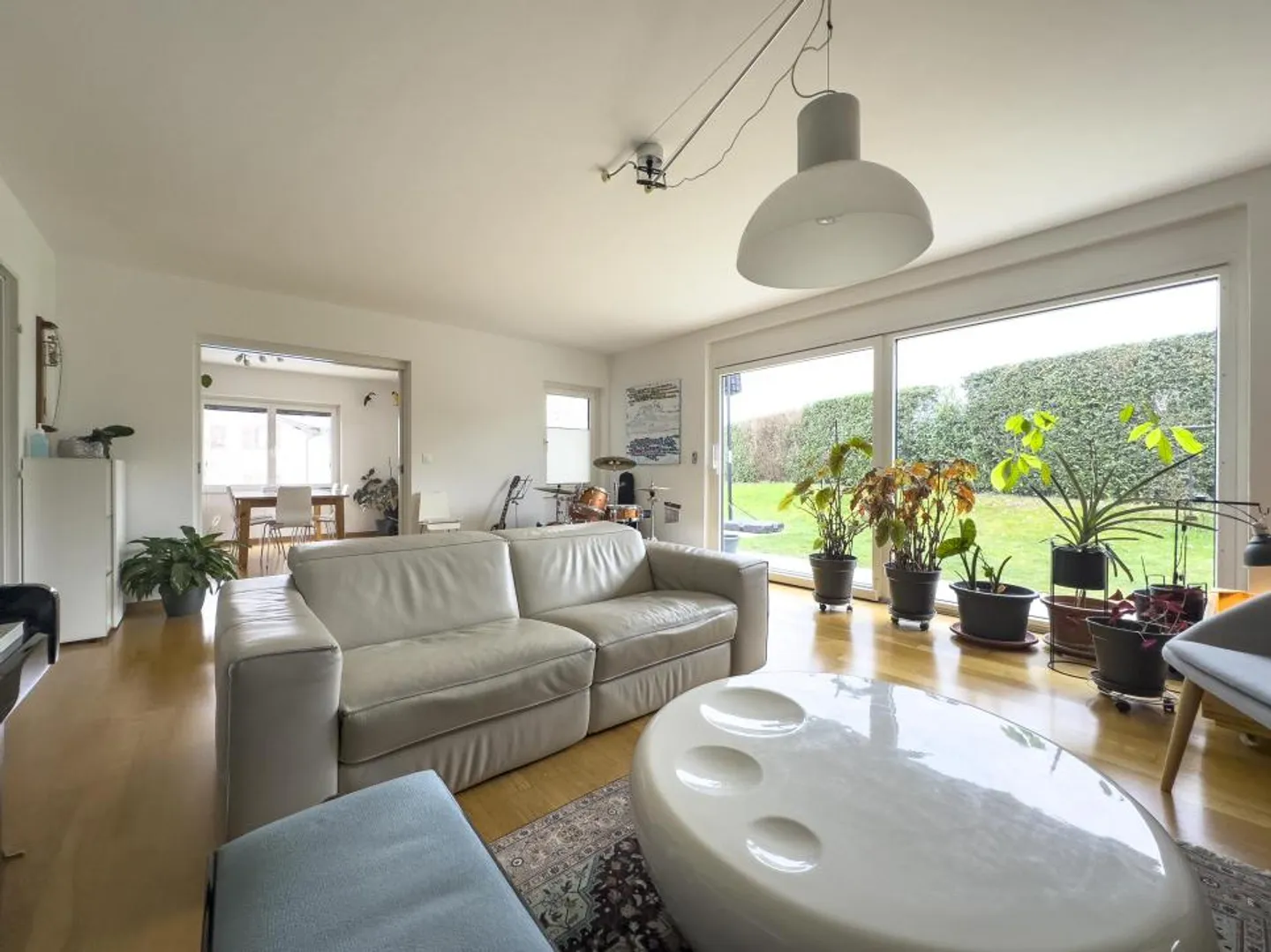 Villa indipendente, piscina e giardino alberato in un tranquillo quartiere residenziale senza disturbi acustici. - Foto 5 di 9
