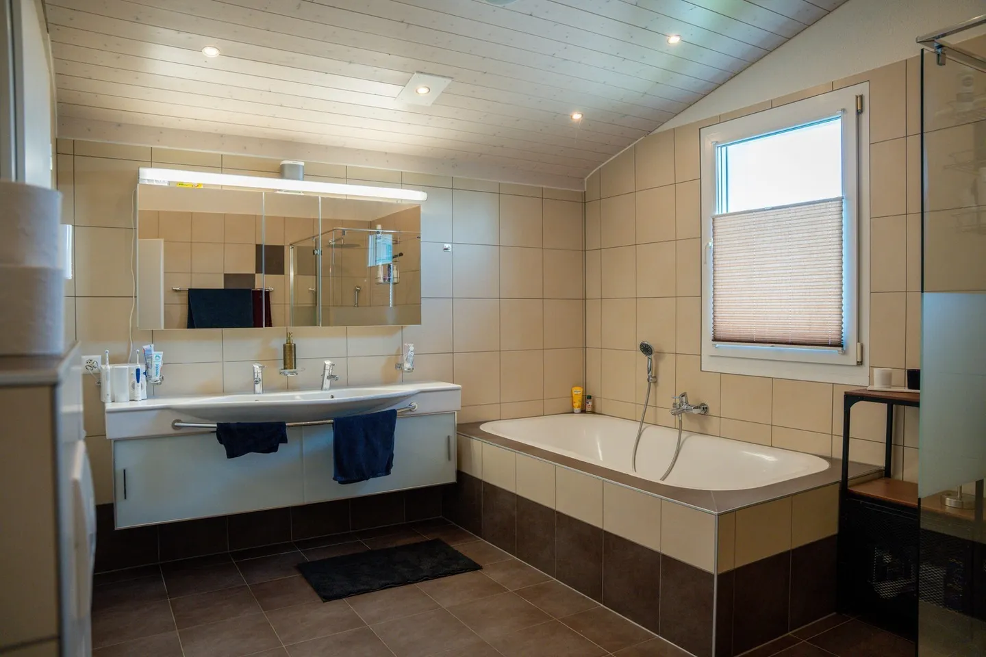 Triplex penthouse in condominium ownership - Photo 12 of 13