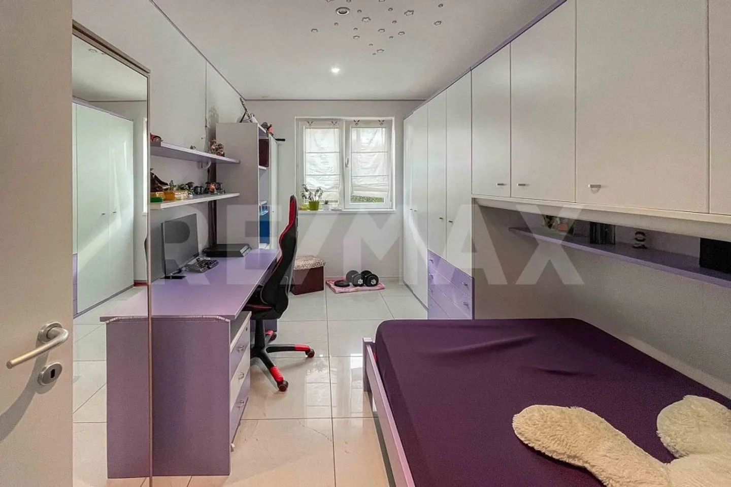 Elegant 4-room apartment with large private garden - Photo 7 of 8