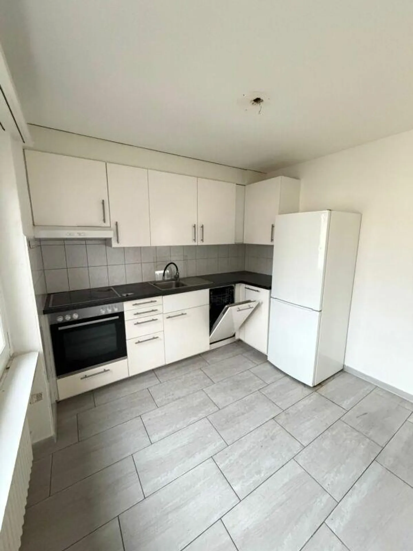 4.5 Apartment with large playground! - Photo 1 of 10