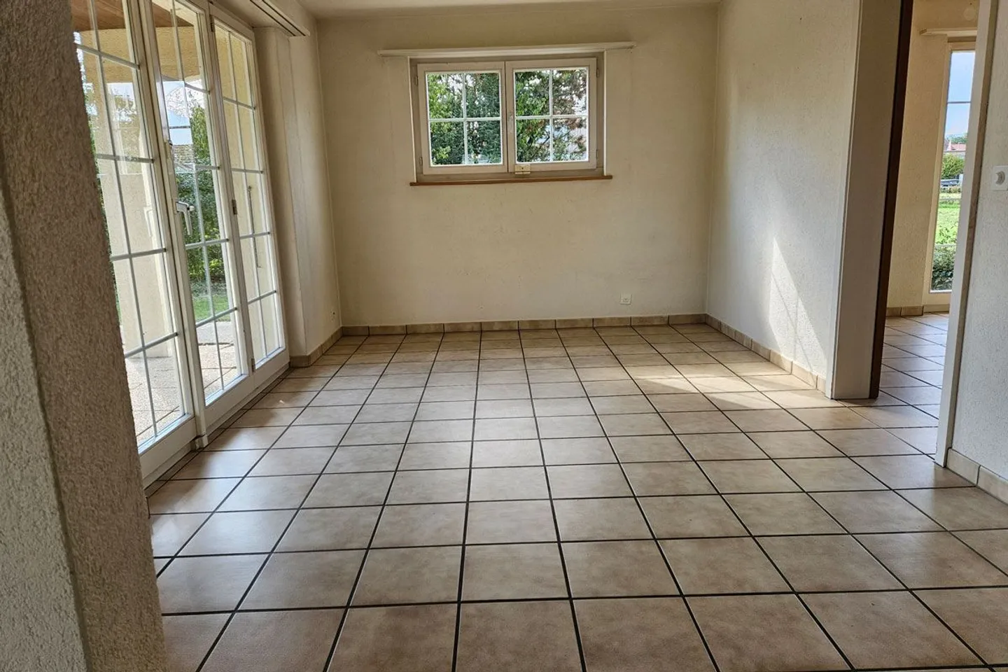 Incantevole casa unifamiliare di 6,5 stanze con grande giardino - Foto 6 di 13