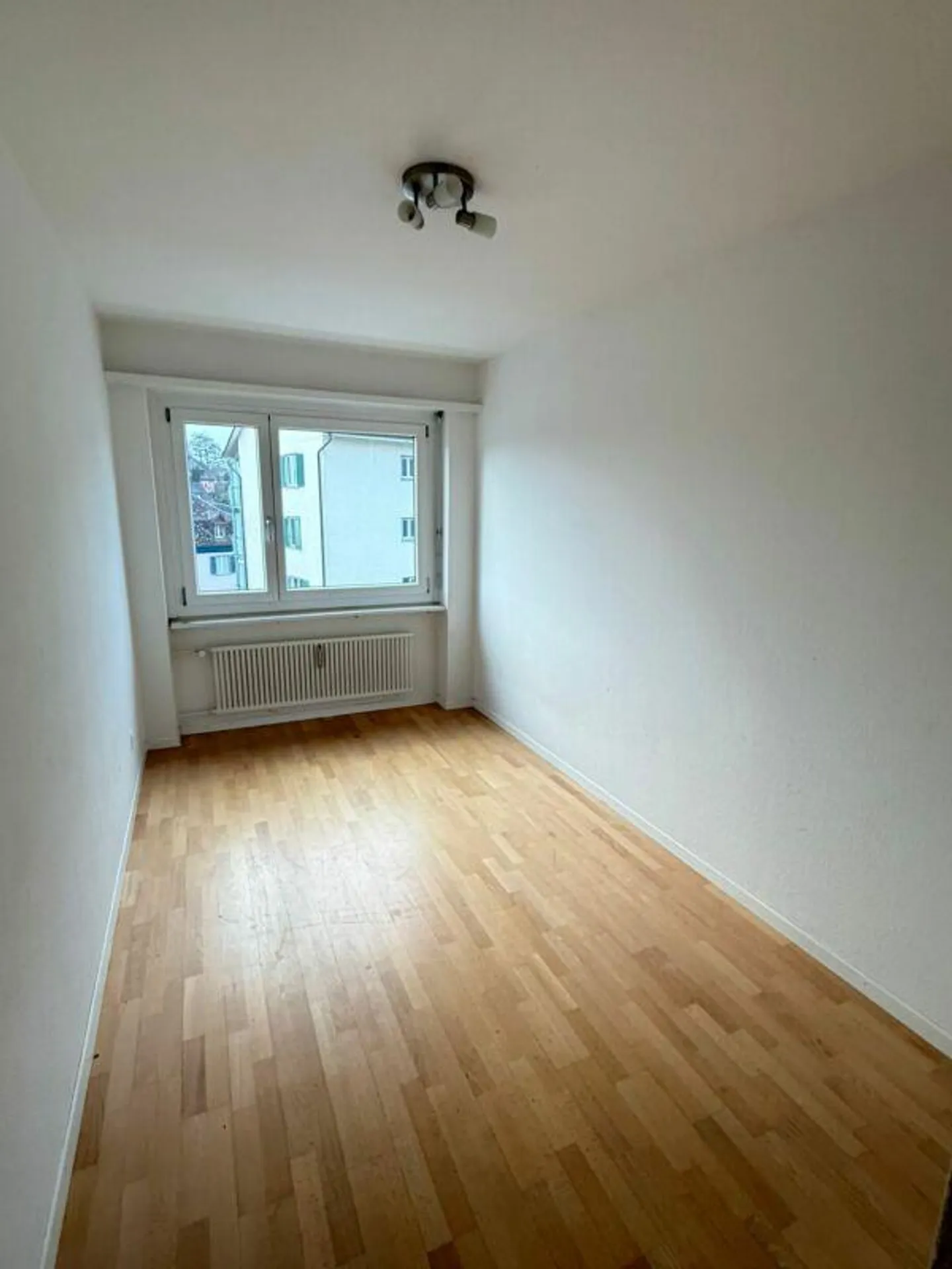 4.5 Apartment with large playground! - Photo 2 of 10