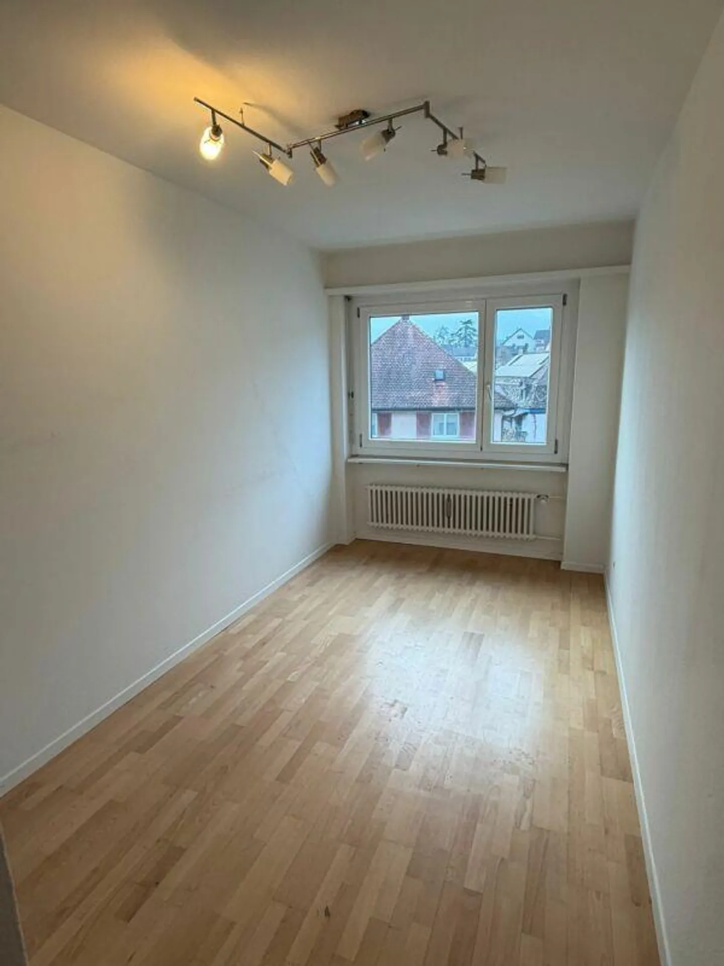 4.5 Apartment with large playground! - Photo 3 of 10