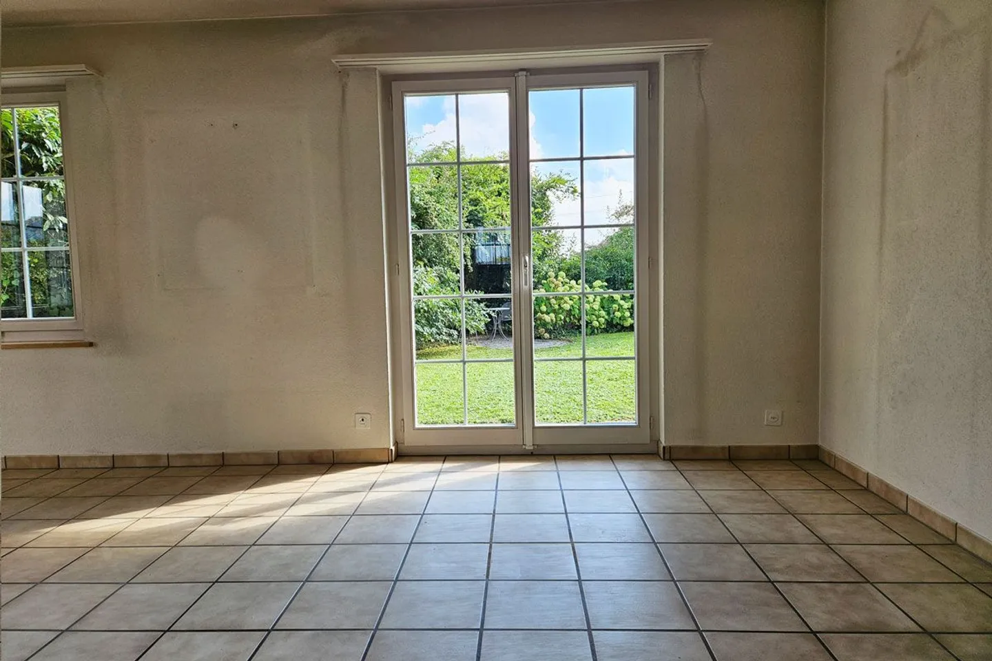 Incantevole casa unifamiliare di 6,5 stanze con grande giardino - Foto 7 di 13