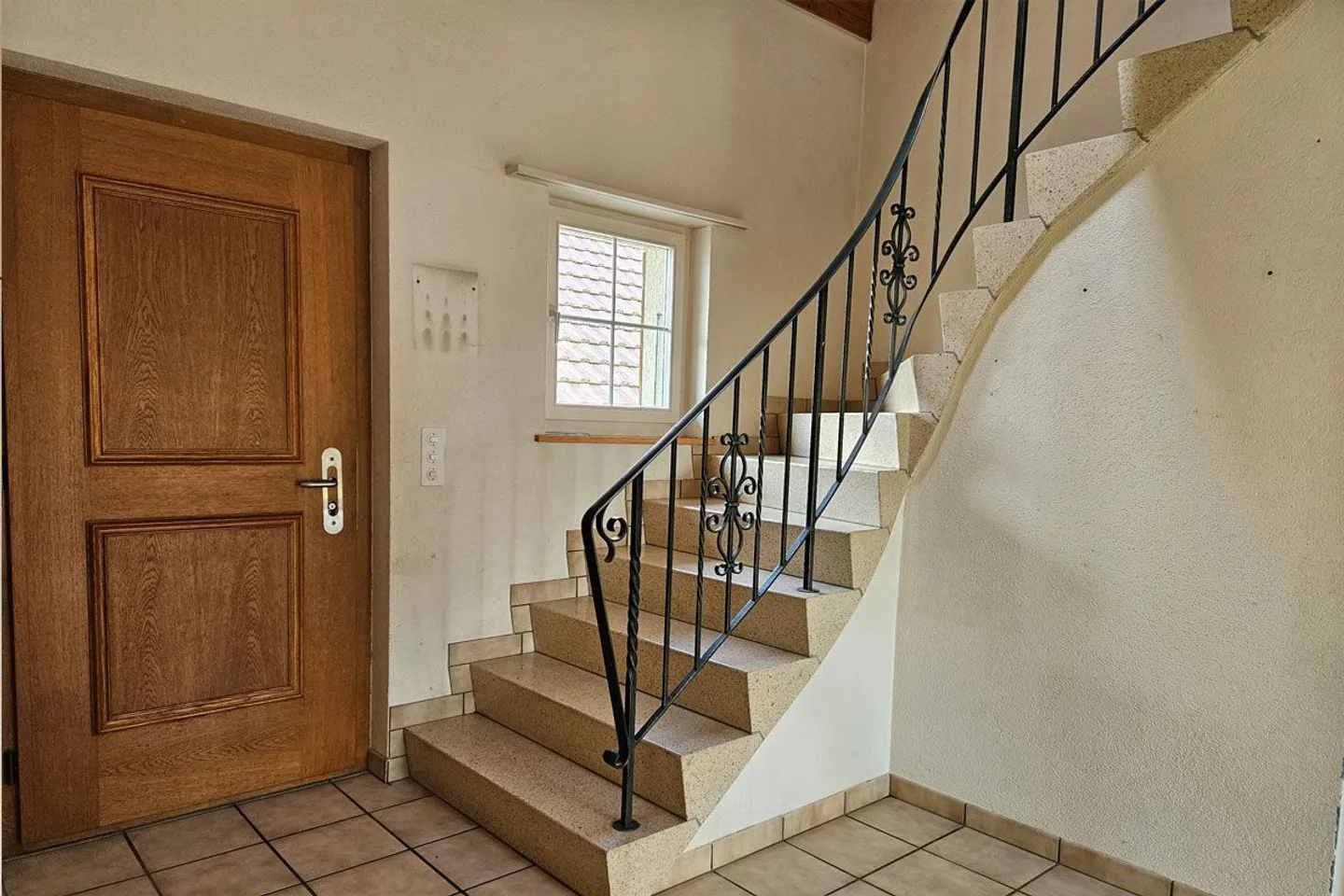 Incantevole casa unifamiliare di 6,5 stanze con grande giardino - Foto 10 di 13