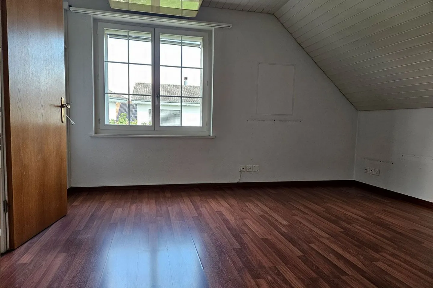 Incantevole casa unifamiliare di 6,5 stanze con grande giardino - Foto 12 di 13